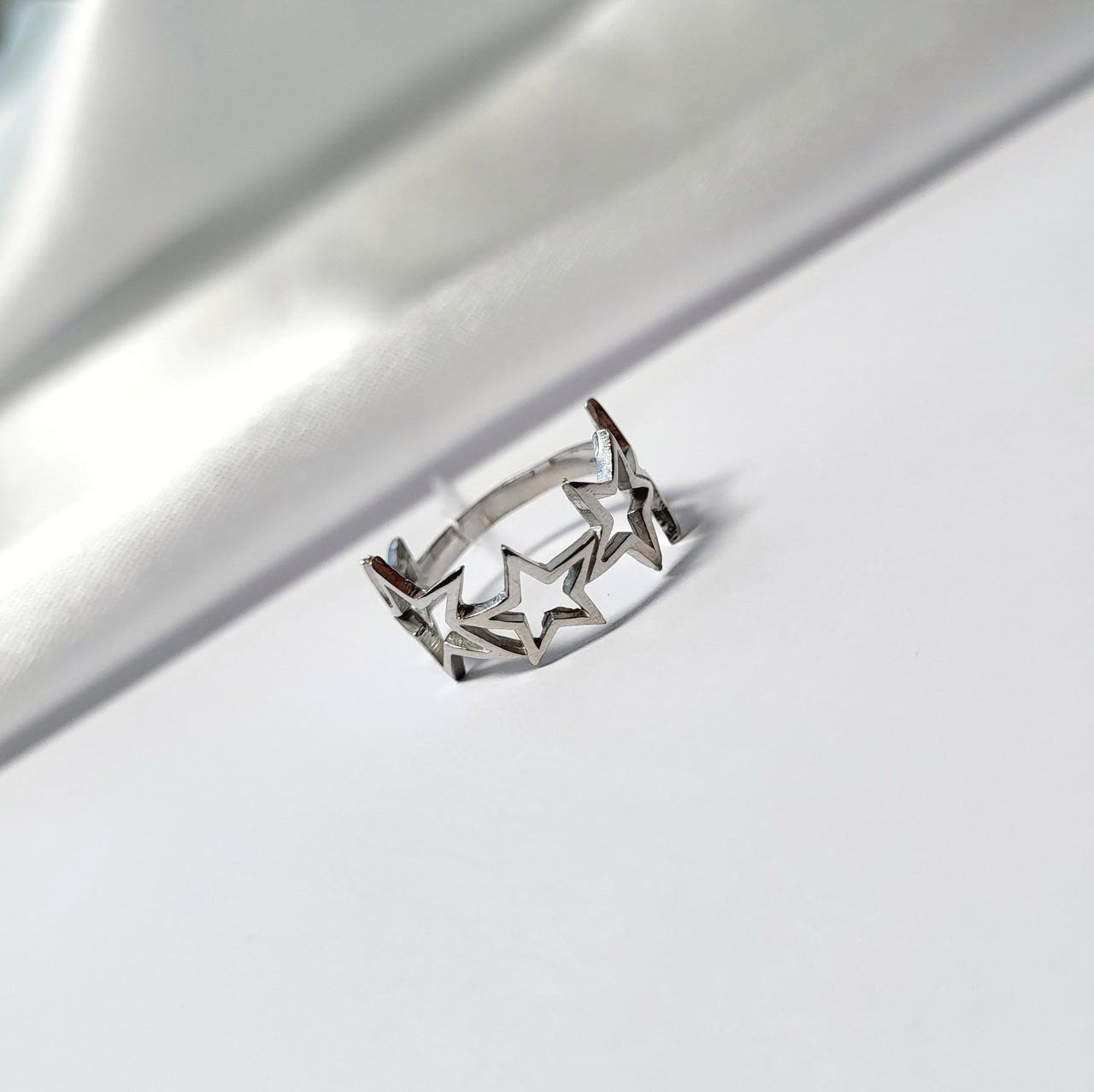 Каблучка без каменів 5 зірок срібло 925 проби родоване 1,55 г р. 17 (1155к) - фото 3 Каблучка без каменів 5 зірок срібло 925 проби родоване 1,55 г р. 17 (1155к) - фото 3