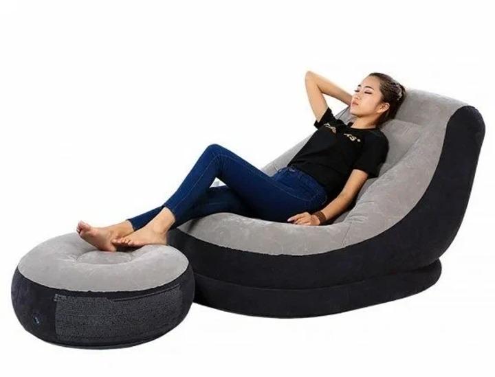 Надувне крісло з підсклянником Intex 68564 Ultra Lounge з пуфиком 154х98 см Сіро-чорний - фото 2 Надувне крісло з підсклянником Intex 68564 Ultra Lounge з пуфиком 154х98 см Сіро-чорний - фото 2