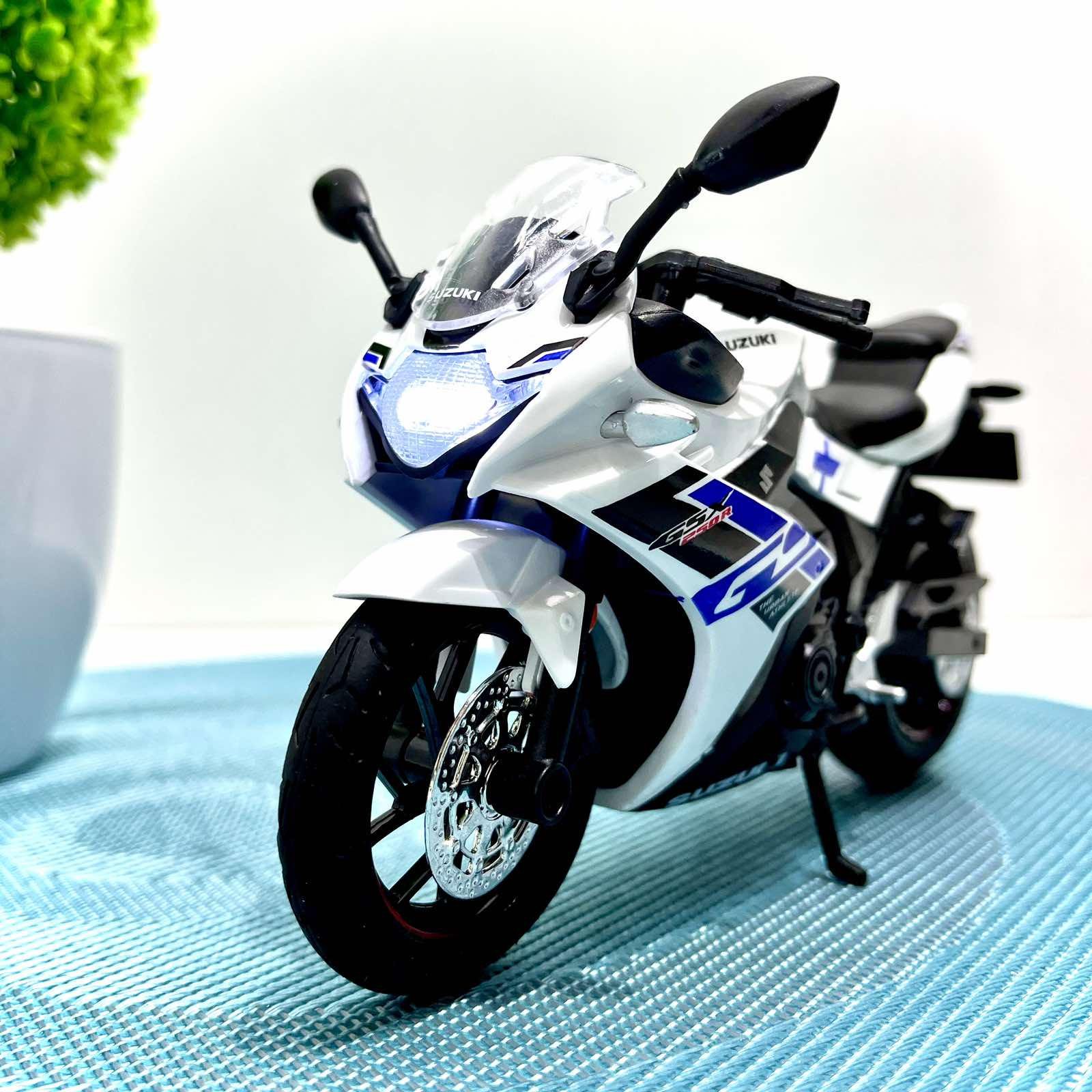 Мотоцикл металопластиковий TK Union Group звуки/підсвічування/гумові шини/рухомі елементи 1:12 Білий (BG 69-325) Мотоцикл металопластиковий TK Union Group звуки/підсвічування/гумові шини/рухомі елементи 1:12 Білий (BG 69-325)