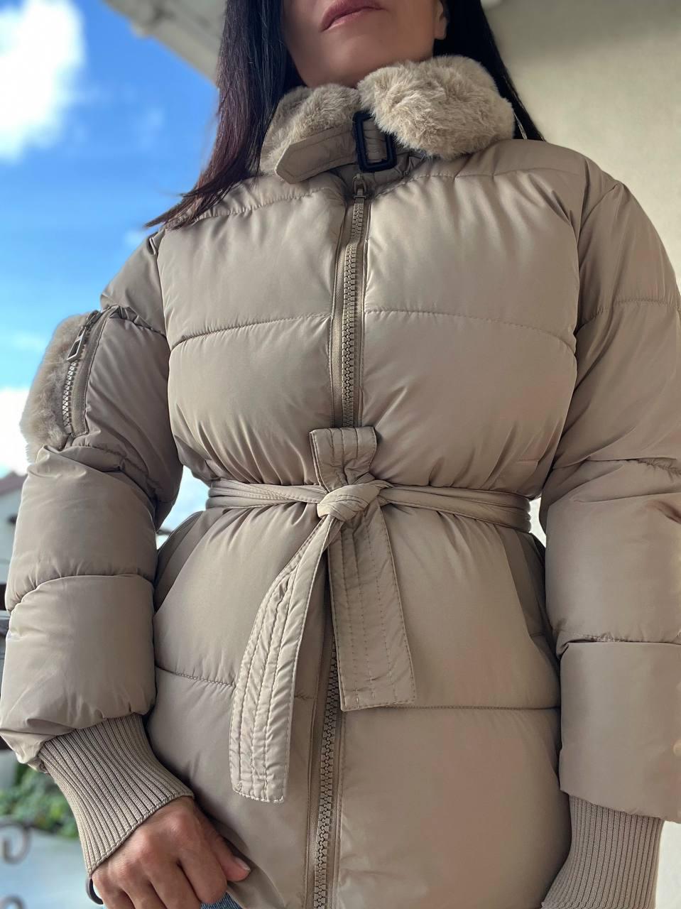 Куртка жіноча Snow Passion 6211 пілот з поясом хутро подовжена р. 44 Бежевий (1007) - фото 6 Куртка жіноча Snow Passion 6211 пілот з поясом хутро подовжена р. 44 Бежевий (1007) - фото 6