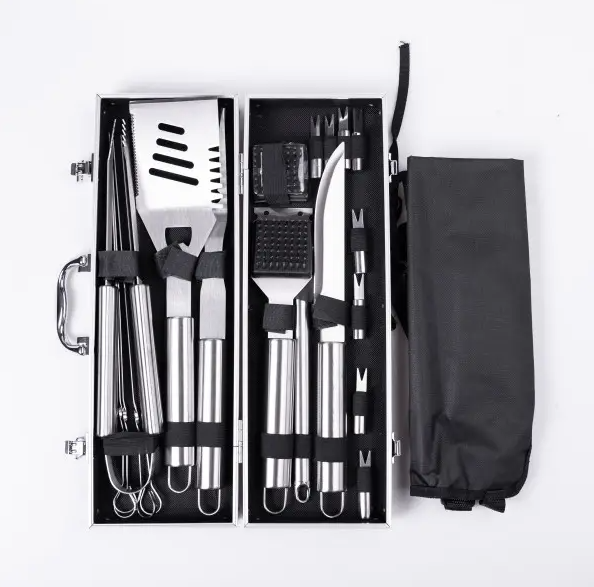 Набір аксесуарів для грилю та барбекю в кейсі 19 предметів Набір аксесуарів для грилю та барбекю в кейсі 19 предметів