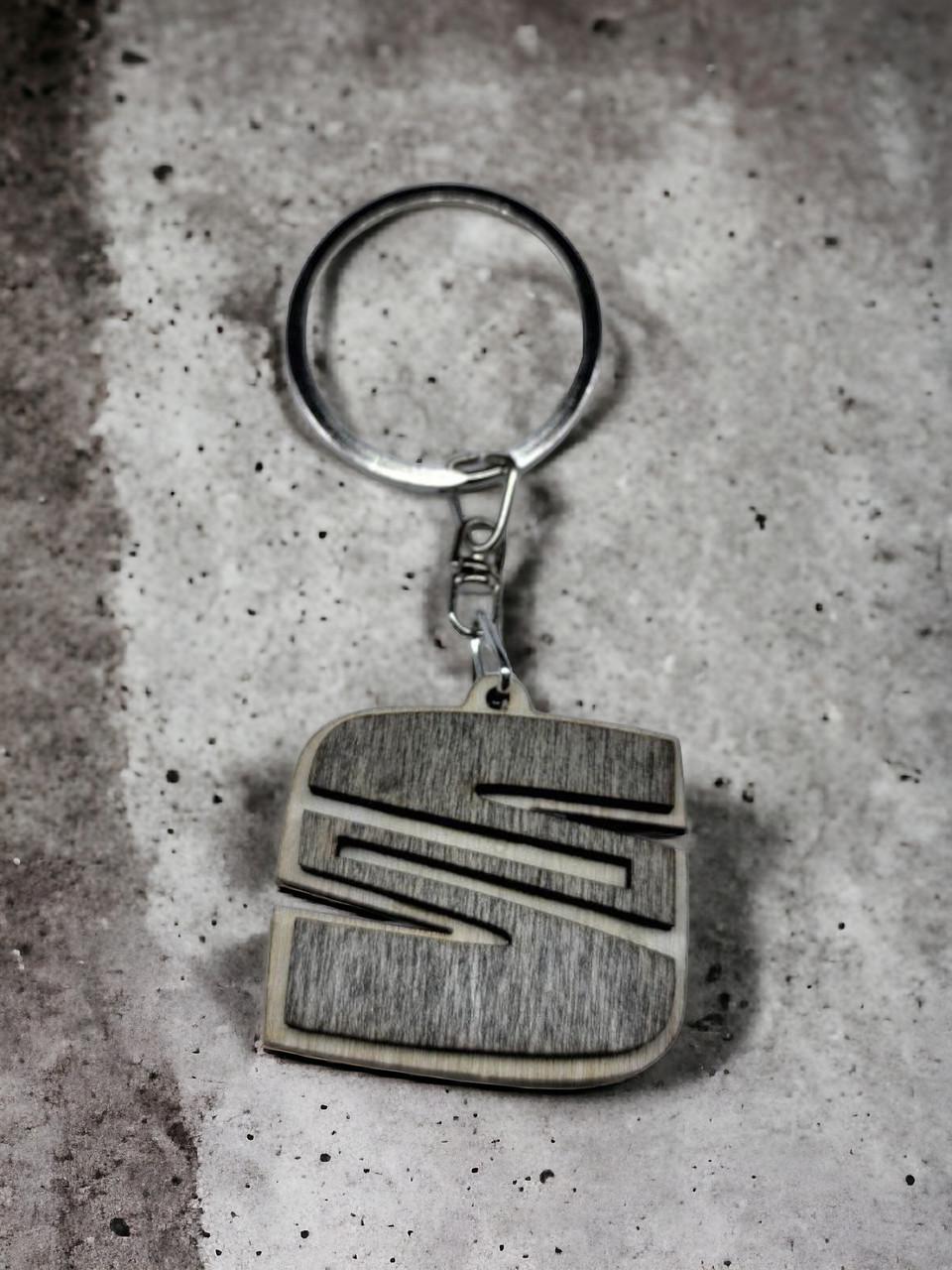 Брелок для автомобиля из дерева Seat (2226812895)