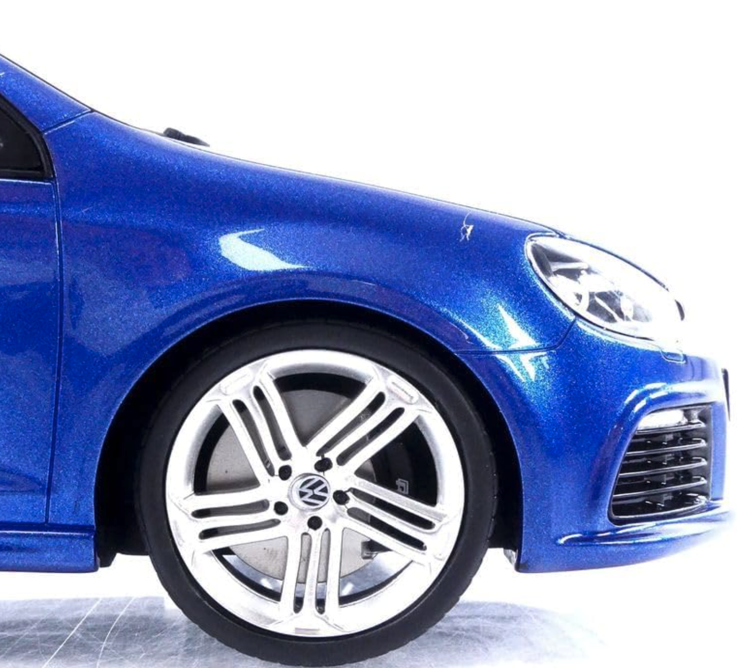ᐉ Модель автомобиля OttoMobile 1:18 Volkswagen Golf 6 R 3d Blue