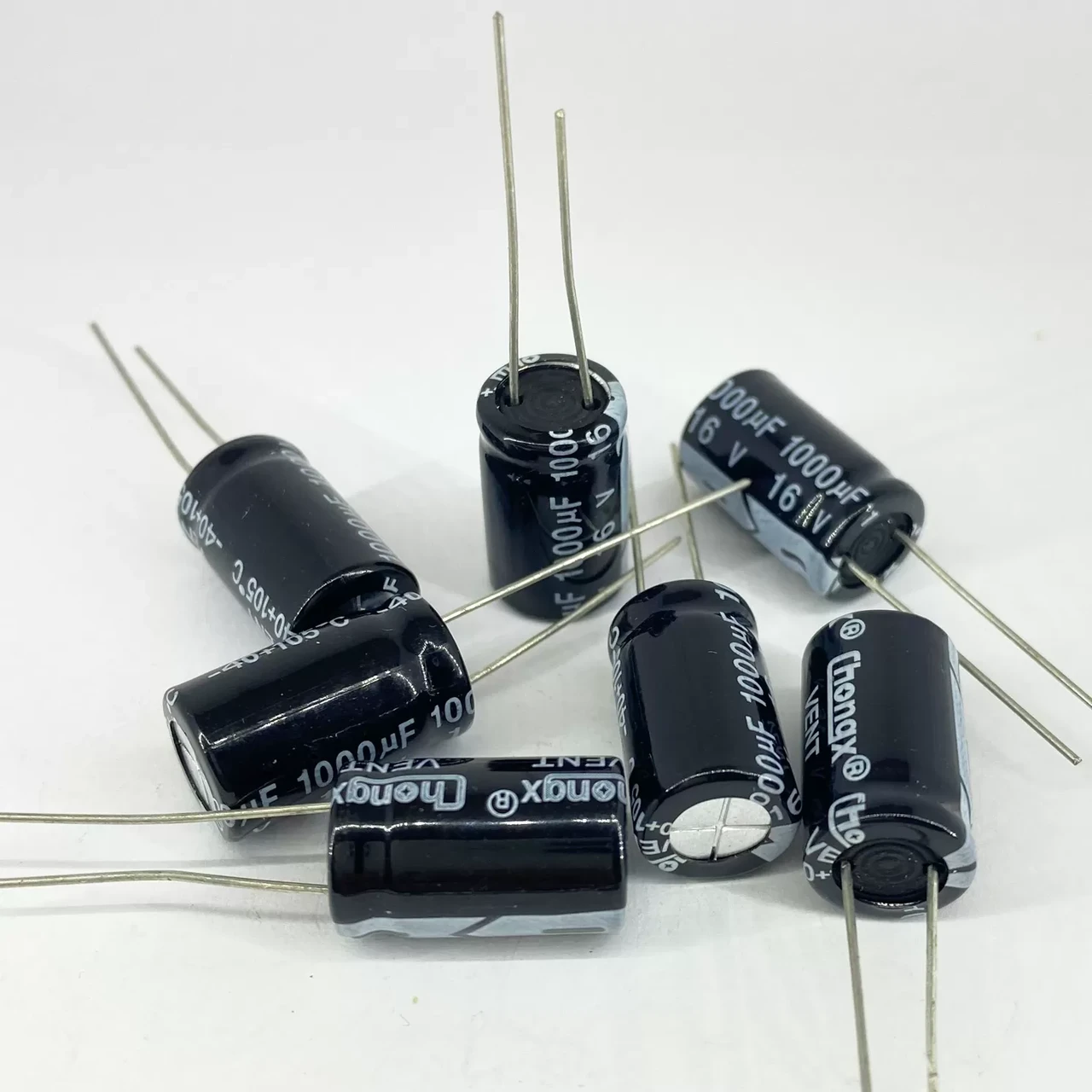 Конденсаторы электролитические ChongX 1000 мкф 16V 10x17 мм 105 °C (1965011354) Конденсаторы электролитические ChongX 1000 мкф 16V 10x17 мм 105 °C (1965011354)