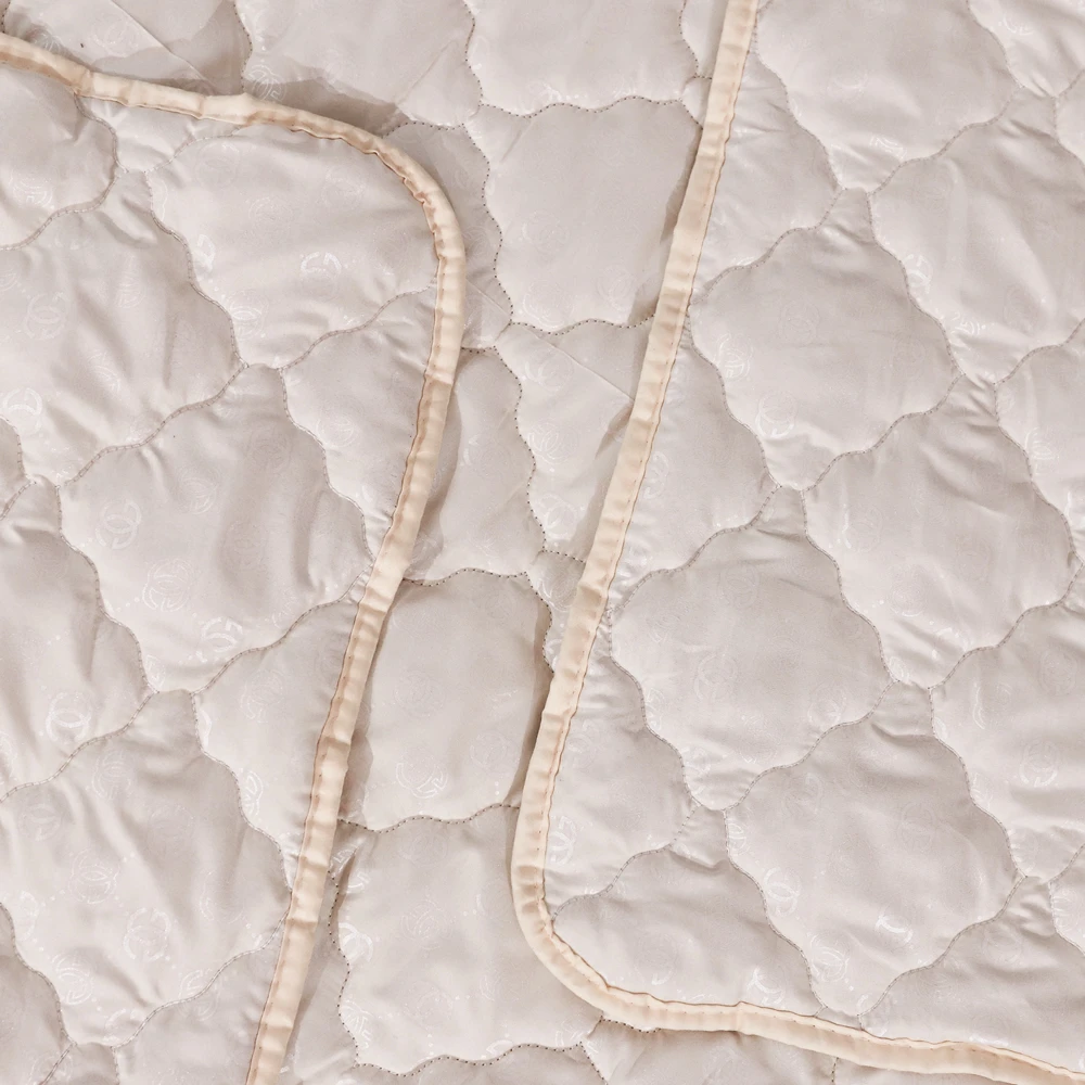 Ковдра літня ТМ Черешенька полуторна мікрофібра 150 г/м2 150х210 см Кремовий (60034) - фото 3 Ковдра літня ТМ Черешенька полуторна мікрофібра 150 г/м2 150х210 см Кремовий (60034) - фото 3