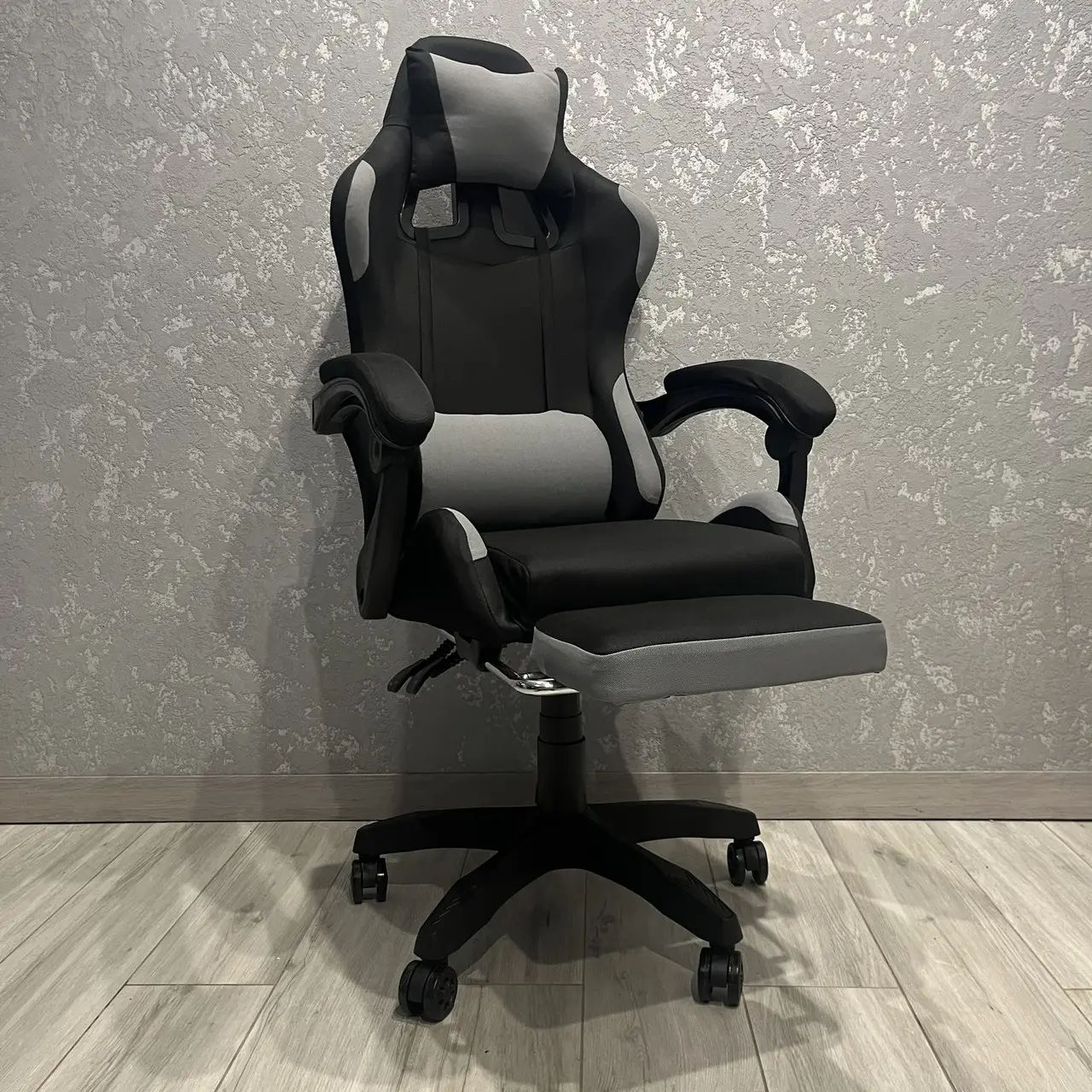 Кресло игровое PRESTIGE M11 Черный/Серый Кресло игровое PRESTIGE M11 Черный/Серый