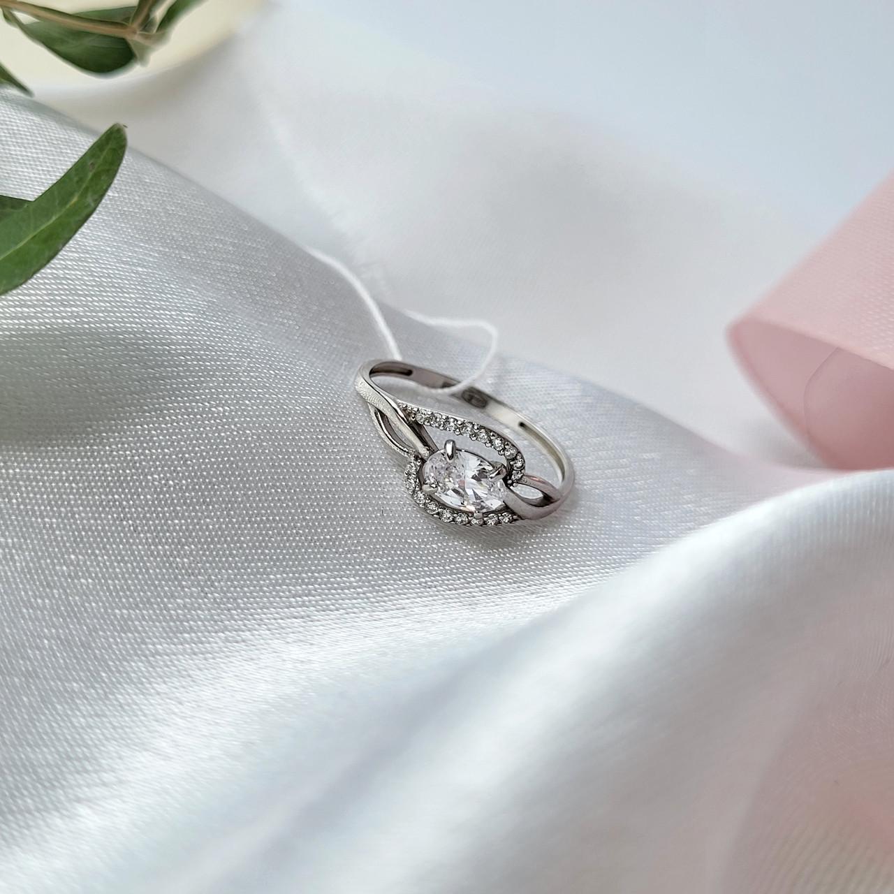 Каблучка із білими каменями срібло 925 проби родоване 1,14 г р. 16,5 (1549к)