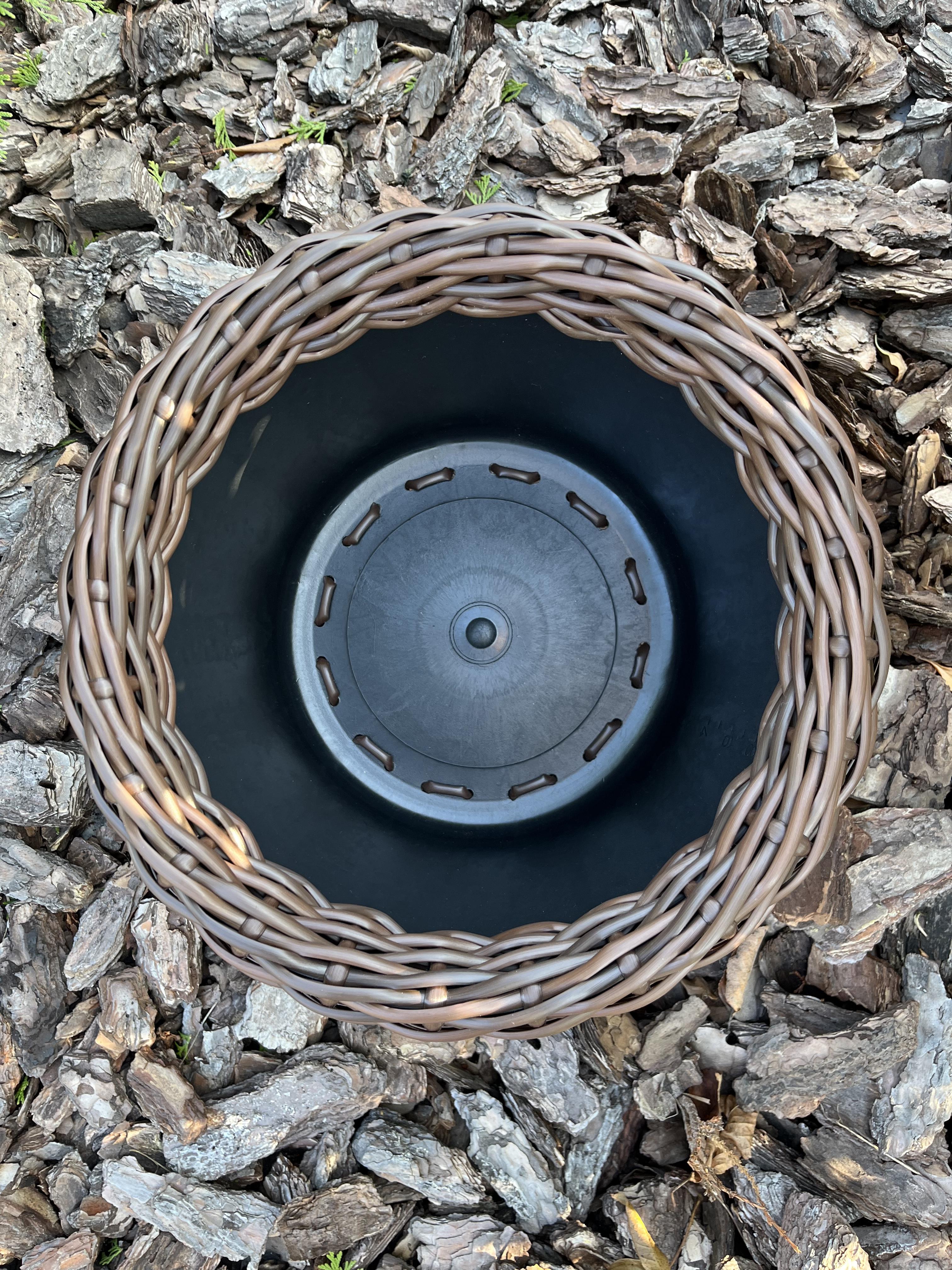 Кашпо для цветов из искусственного ротанга 12 л Меланж (27919425) - фото 3 Кашпо для цветов из искусственного ротанга 12 л Меланж (27919425) - фото 3