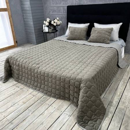 Покривало стьобане з подушками в комплекті 220x240 см Темно-зелений - фото 1