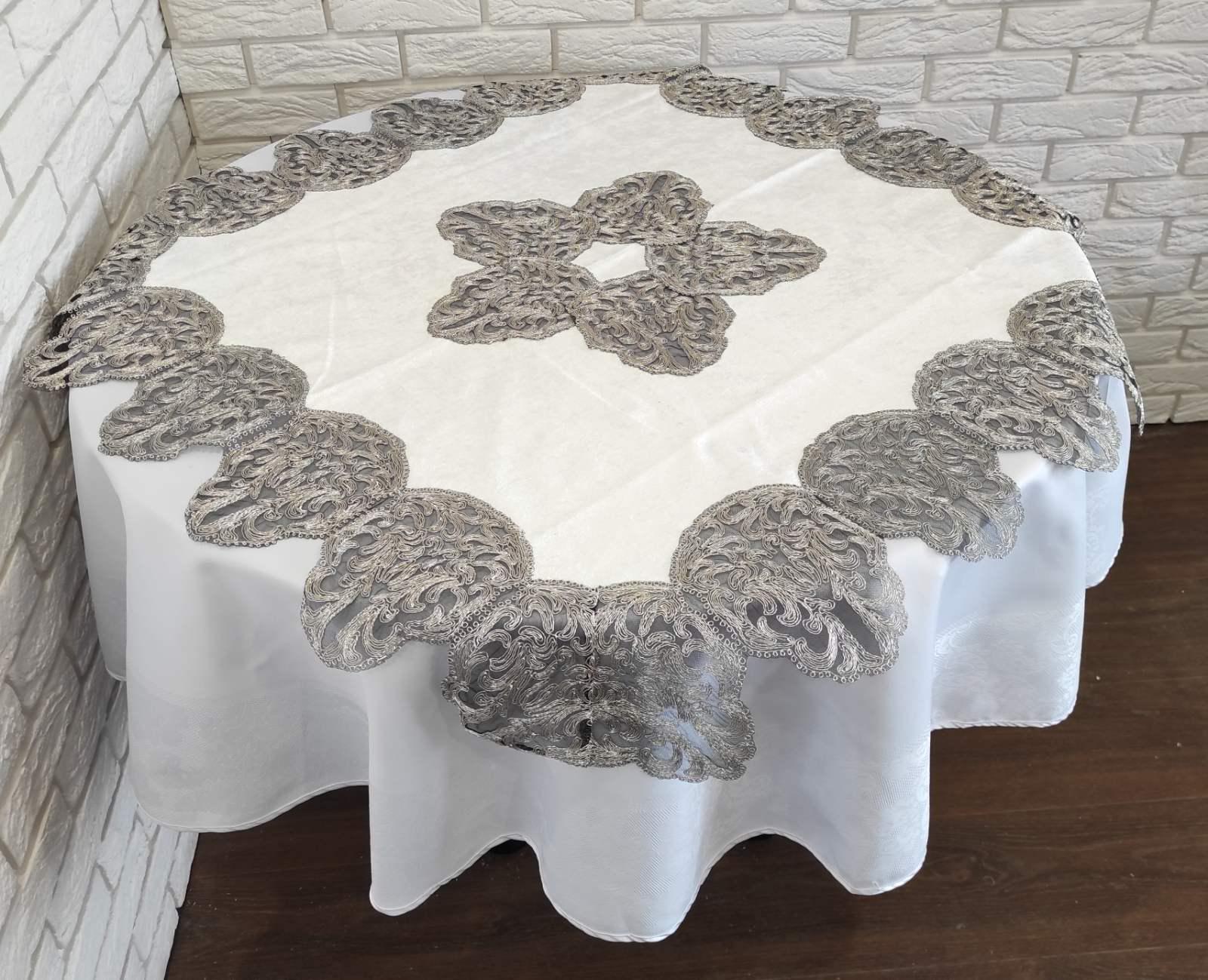 Скатерть квадратная велюровая Acme с кружевом 100x100 Harem Krem (CN7595)