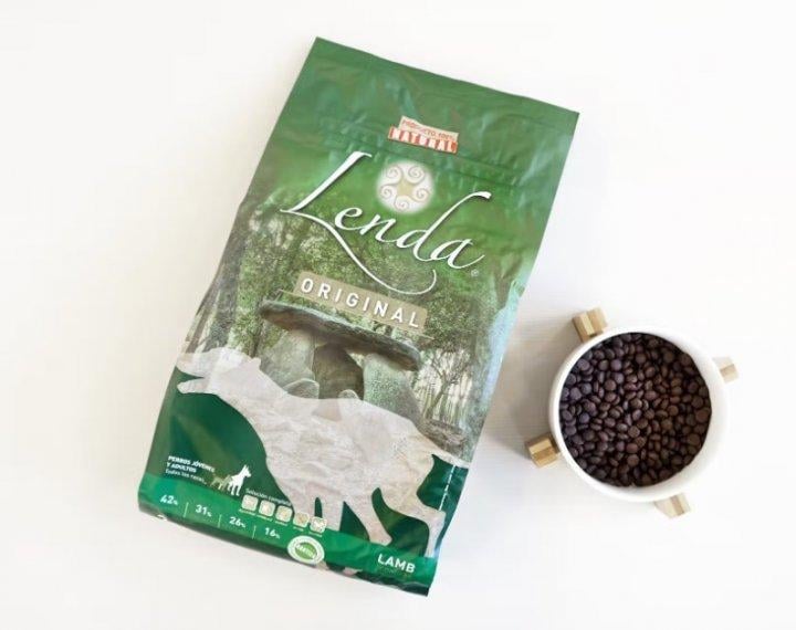 Корм сухий для дорослих собак середніх порід Lenda Lamb з ягням 3 кг (L1011) - фото 2 Корм сухий для дорослих собак середніх порід Lenda Lamb з ягням 3 кг (L1011) - фото 2
