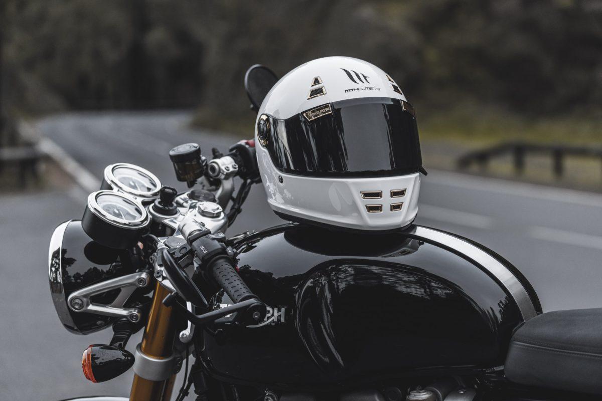 Мотошлем MT HELMETS Jarama Solid S Gloss White (25136)