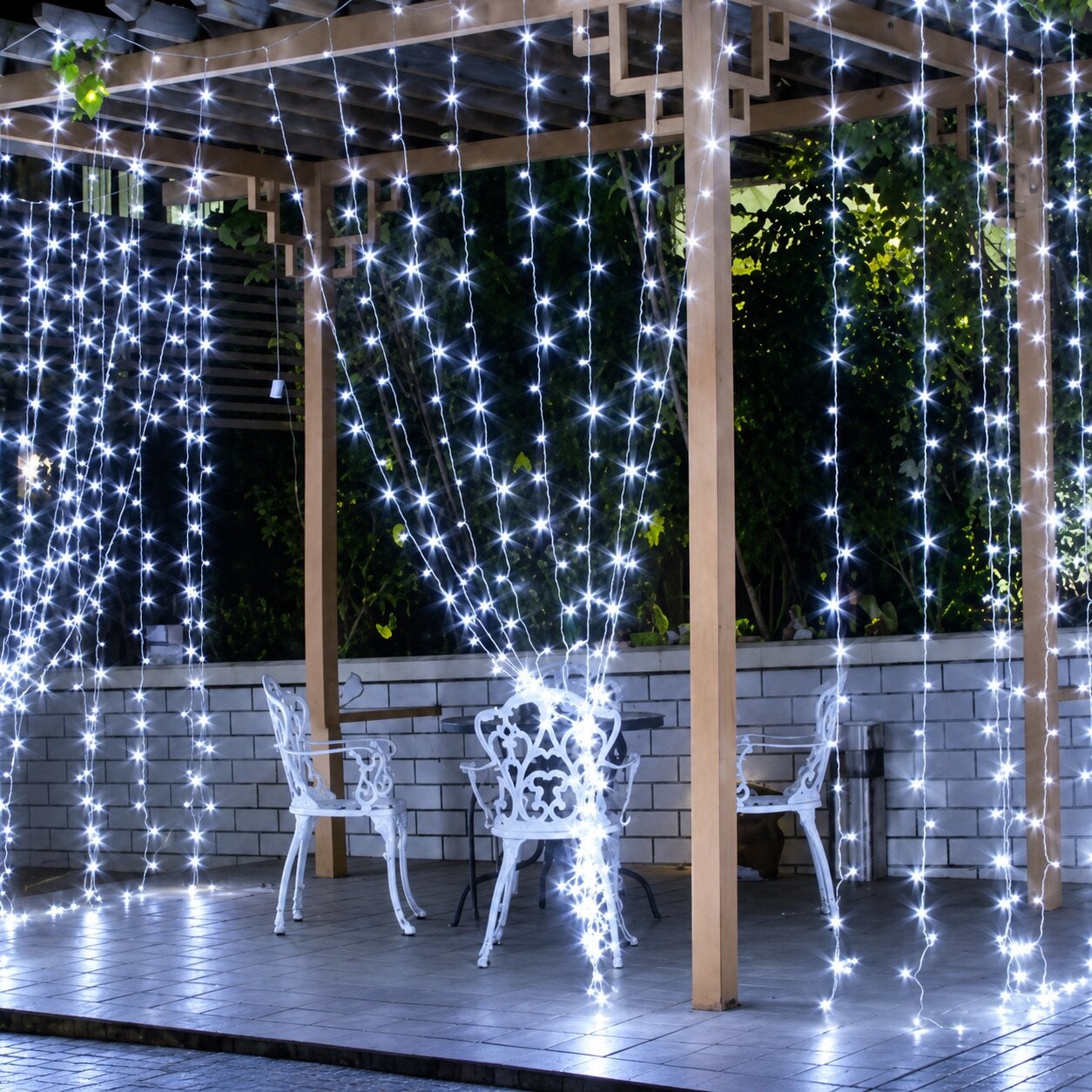 Гирлянда светодиодная Водопад 320LED 3х1,5 м Белый (10300097) Гирлянда светодиодная Водопад 320LED 3х1,5 м Белый (10300097)