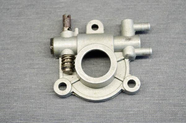 Насос масляный для бензопил серии 6200 (1428)