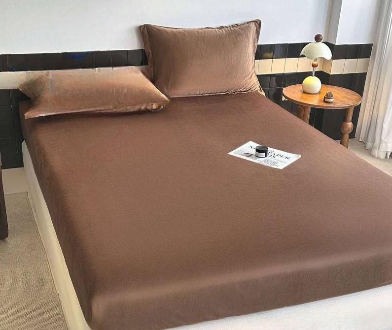 Простыня на резинке Colorful Home велюровая 160x200x25 см Коричневый (1632)