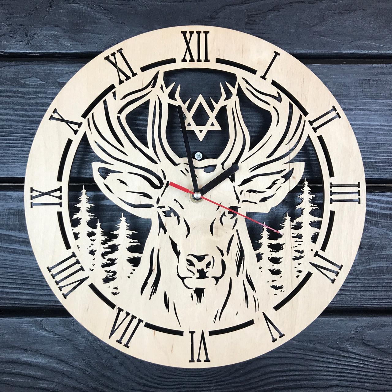 Часы настенные дизайнерские из дерева Олень