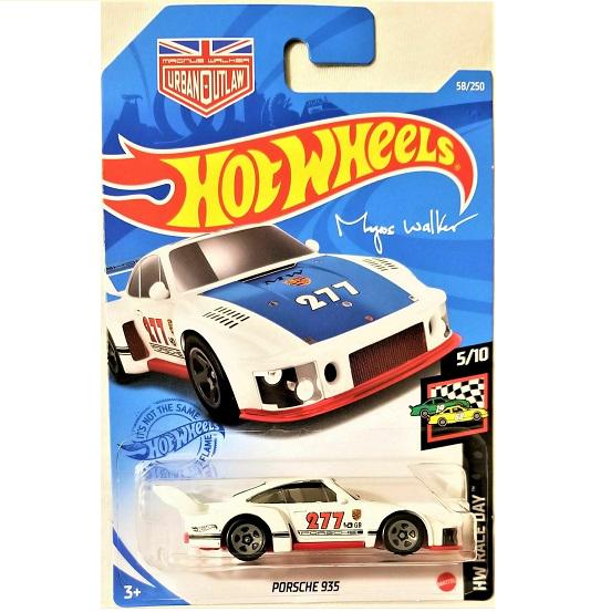 Машинка базовая Hot Wheels серии HW Race Day 5/10-Porsche 935 2021