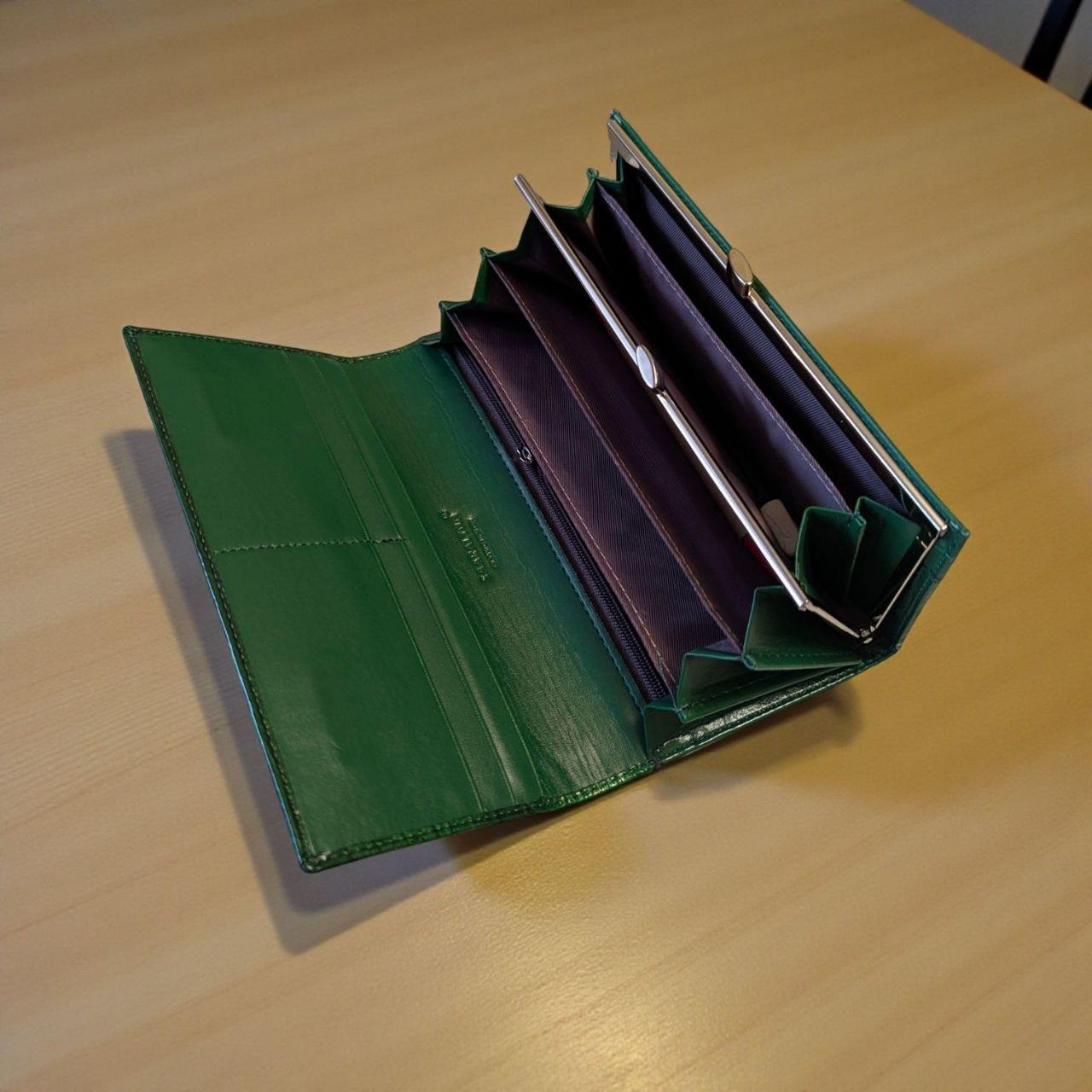 Гаманець жіночий лаковий гаманець на магніті із застібкою поцілунок під шкіру крокодила 19х9,5 см Зелений (СО-6330) - фото 3