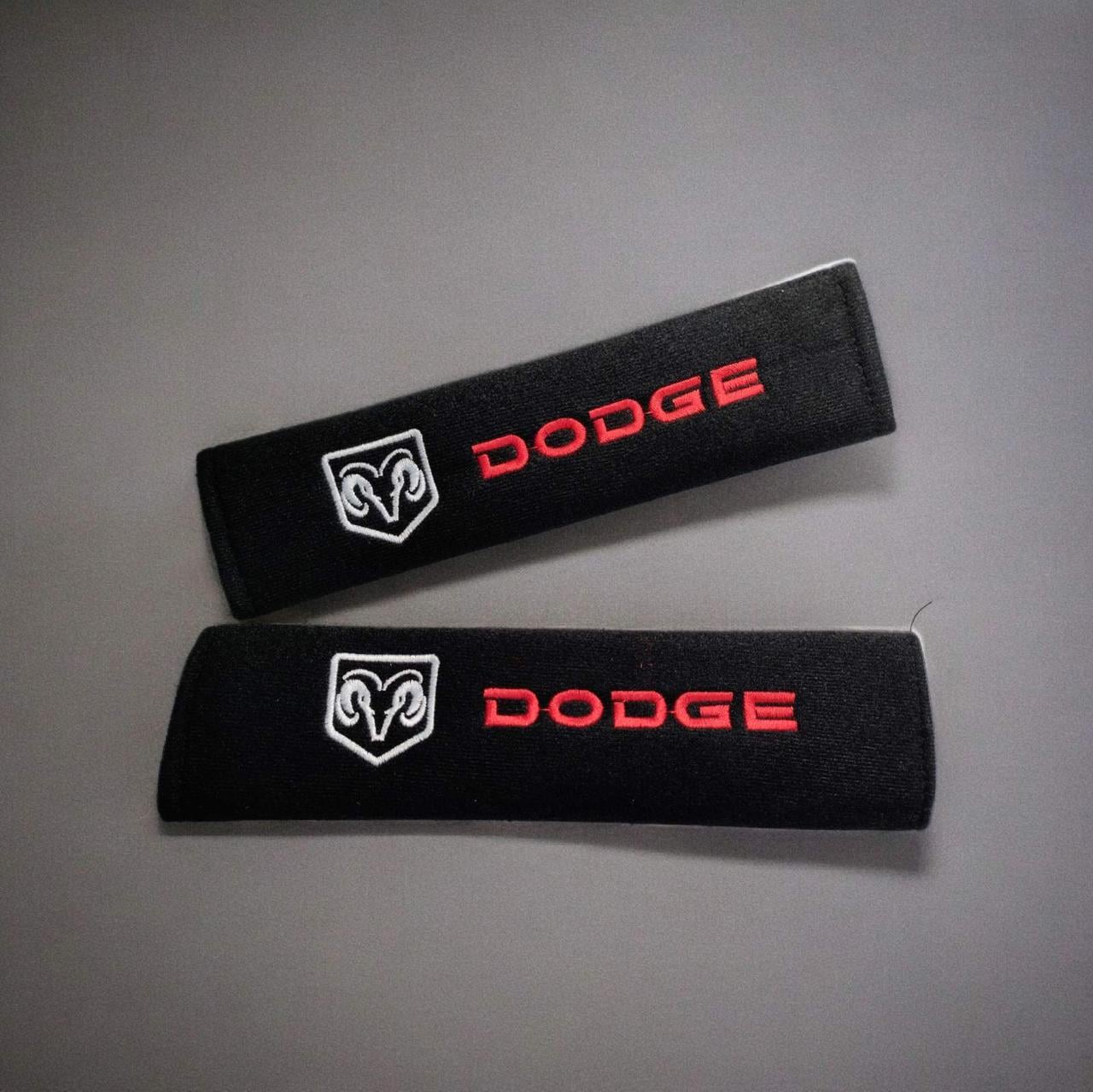 Чехол на ремень безопасности с логотипом Dodge 2 шт. (2236145066)
