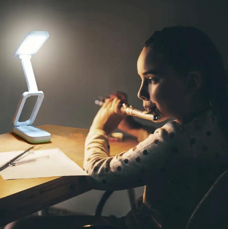 Настільна лампа акумуляторна Tiross TS-2231 LED сенсорне керування White/Pink (9816f2e6) - фото 4 Настільна лампа акумуляторна Tiross TS-2231 LED сенсорне керування White/Pink (9816f2e6) - фото 4