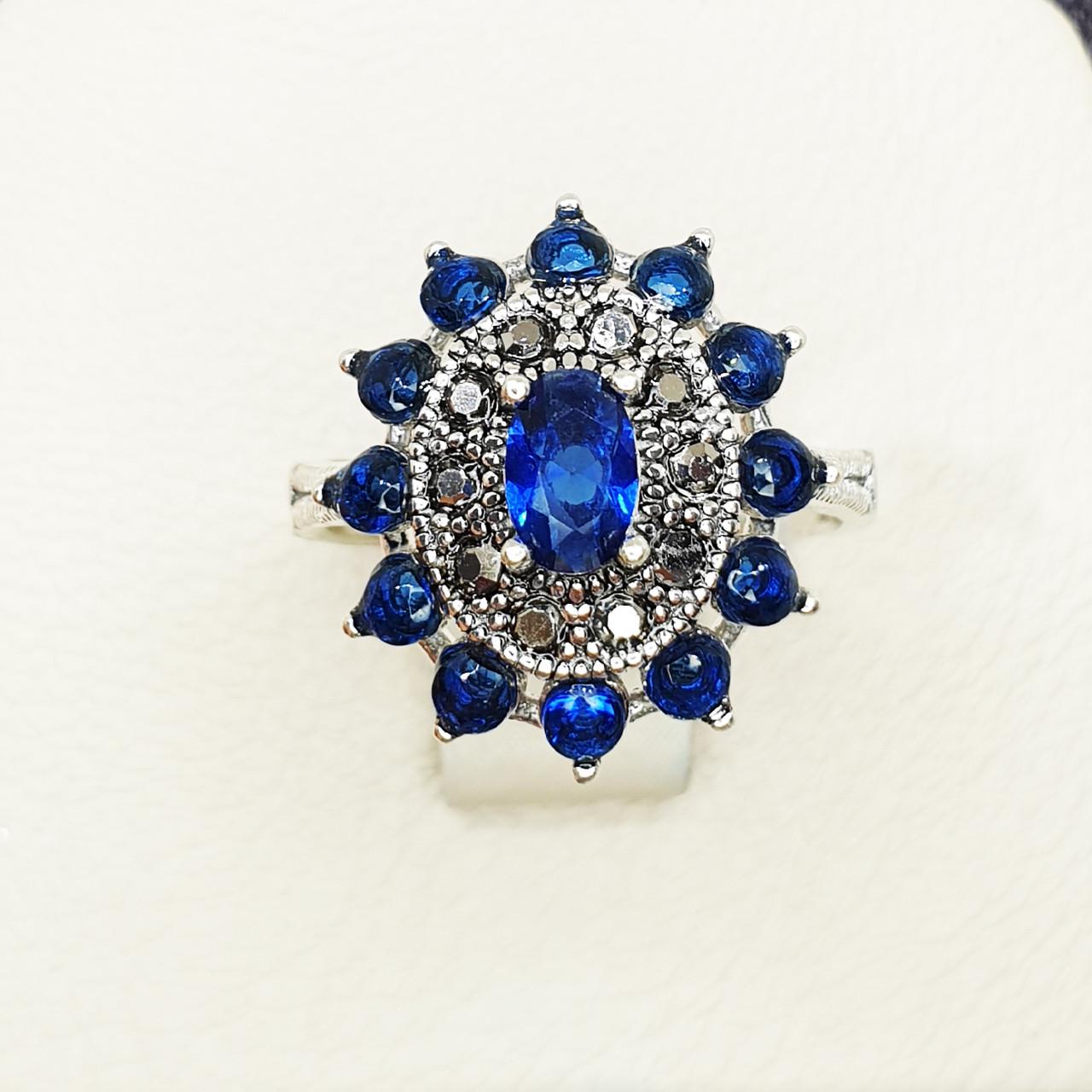 Кольцо серебряное с сапфиром р. 18 3,64 г (1584705479)