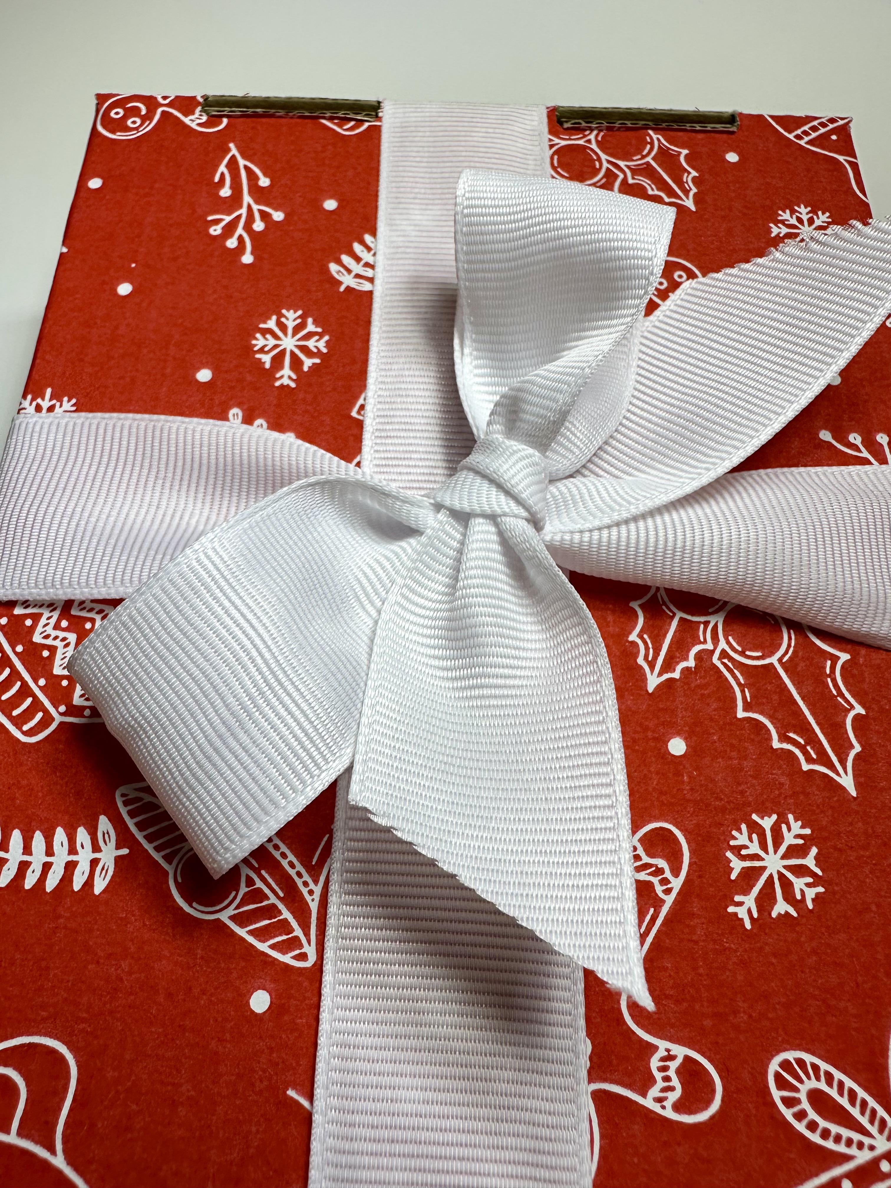 Подарунковий бокс з новорічними шкарпетками і іграшкою (13479880) - фото 8