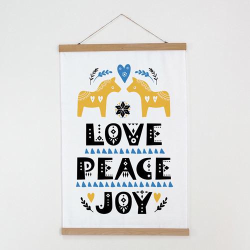 Постер тканевый на стену Love Peace Joy 60х93 см (TPSR_23NY016) Постер тканевый на стену Love Peace Joy 60х93 см (TPSR_23NY016)