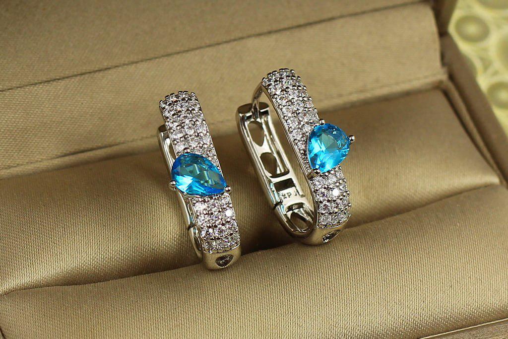 Серьги Xuping Jewelry Догма с голубым камнем 2 см Серебристый (29411173)