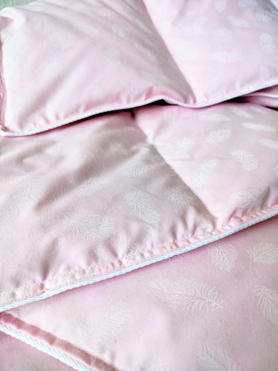 Ковдра Світ подушок пухо-перова демісезонна 175х215 см Рожевий/Білий (42160) - фото 2 Ковдра Світ подушок пухо-перова демісезонна 175х215 см Рожевий/Білий (42160) - фото 2