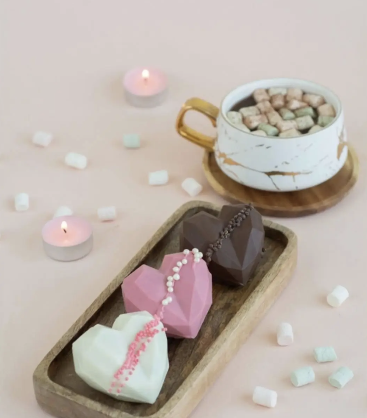 Подарочный набор 6 съедобных чашек и 7 какао бомб с маршмеллоу шоколадный подарок Красное сердце (Е500235) - фото 7 Подарочный набор 6 съедобных чашек и 7 какао бомб с маршмеллоу шоколадный подарок Красное сердце (Е500235) - фото 7