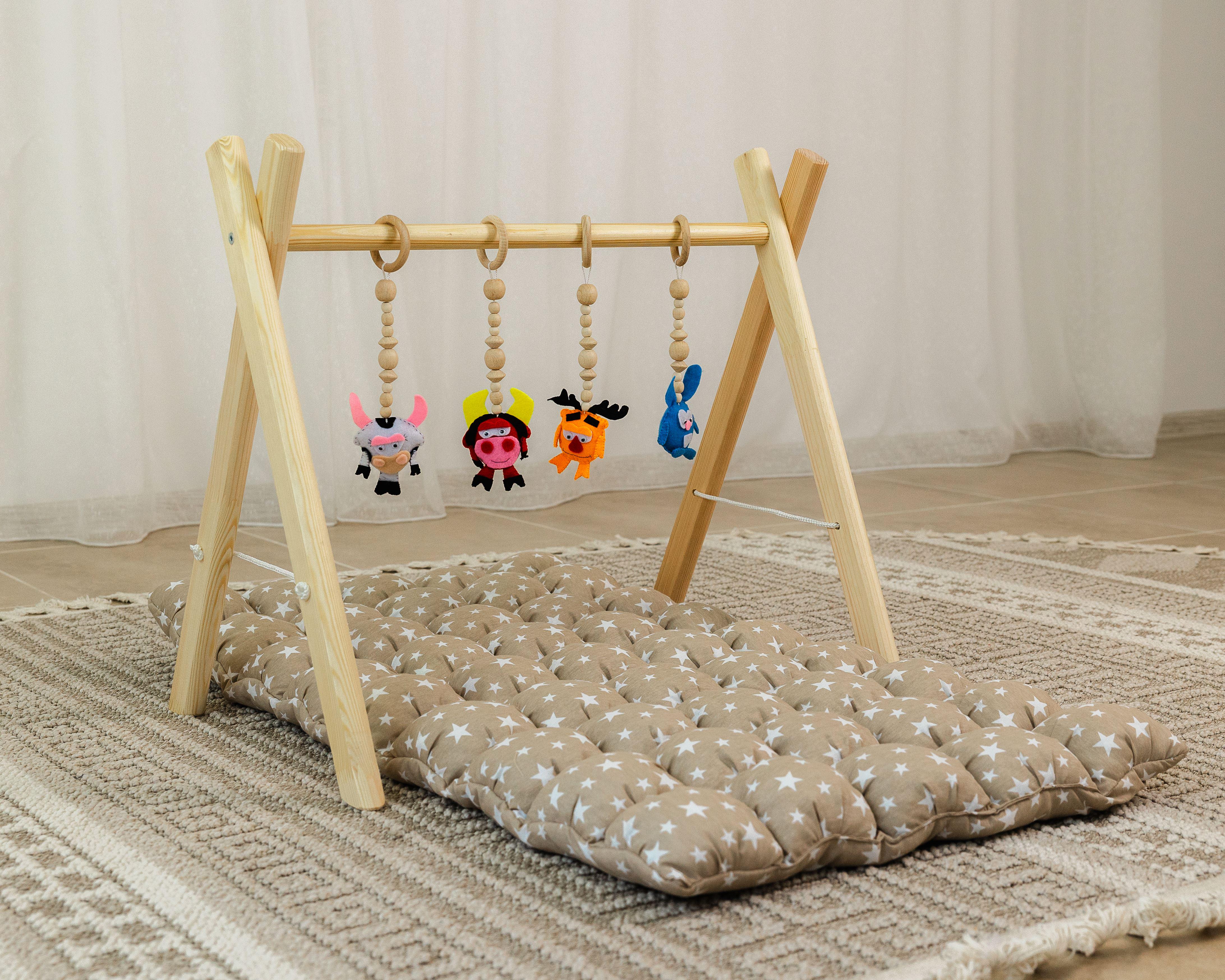 Мобиль детский напольный BabyGym Смешные герои с матрасиком Ловец снов (0002331)