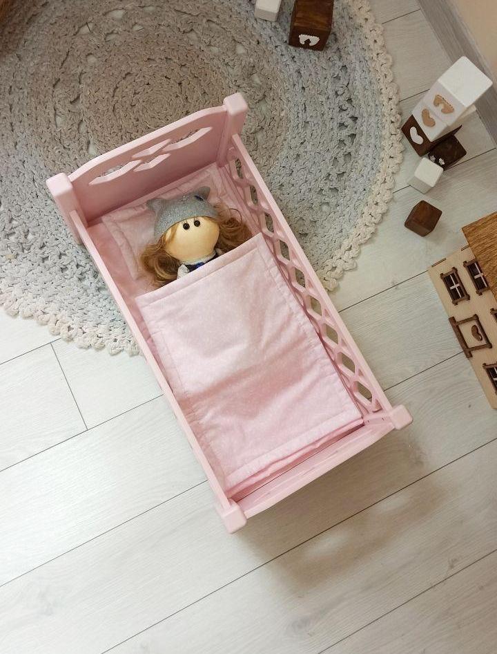 Деревянная кроватка для кукол Tatoy Agnes Розовый (11445613) - фото 4 Деревянная кроватка для кукол Tatoy Agnes Розовый (11445613) - фото 4