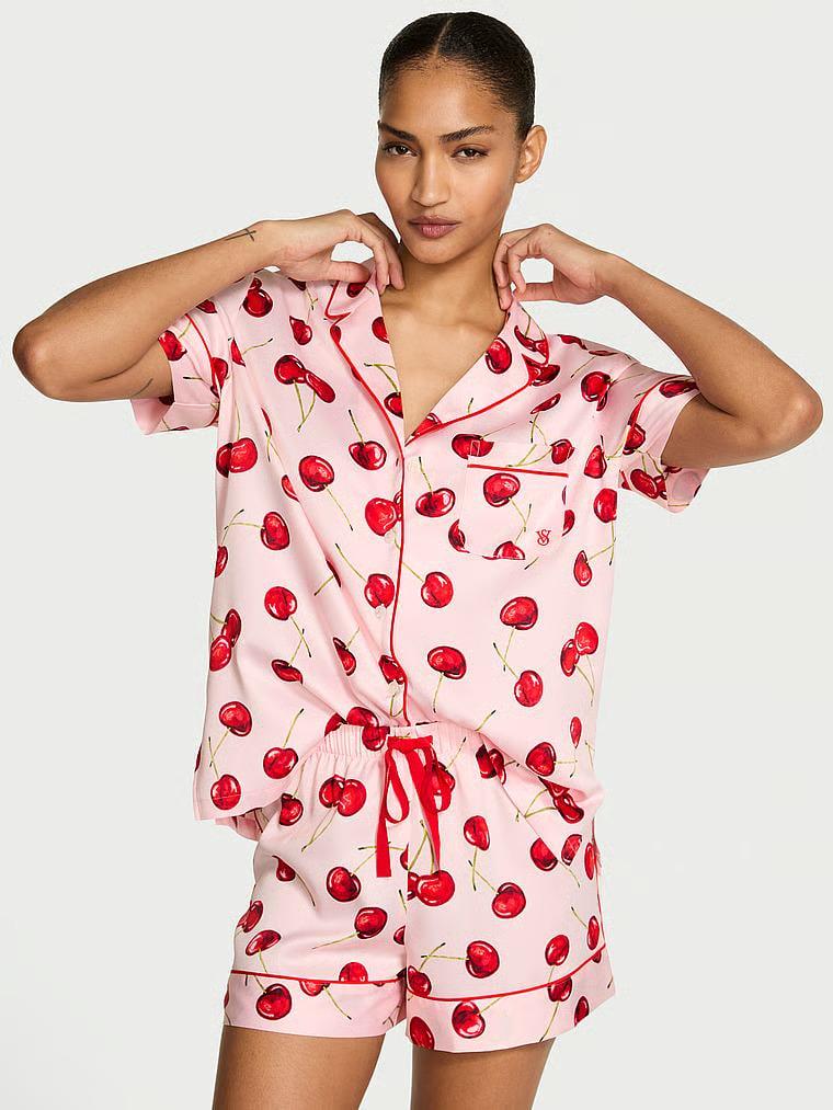 Пижама сатиновая Victoria's Secret Signature Satin Heart Short Pajama Set Pink S Розовый (27178580) Пижама сатиновая Victoria's Secret Signature Satin Heart Short Pajama Set Pink S Розовый (27178580)