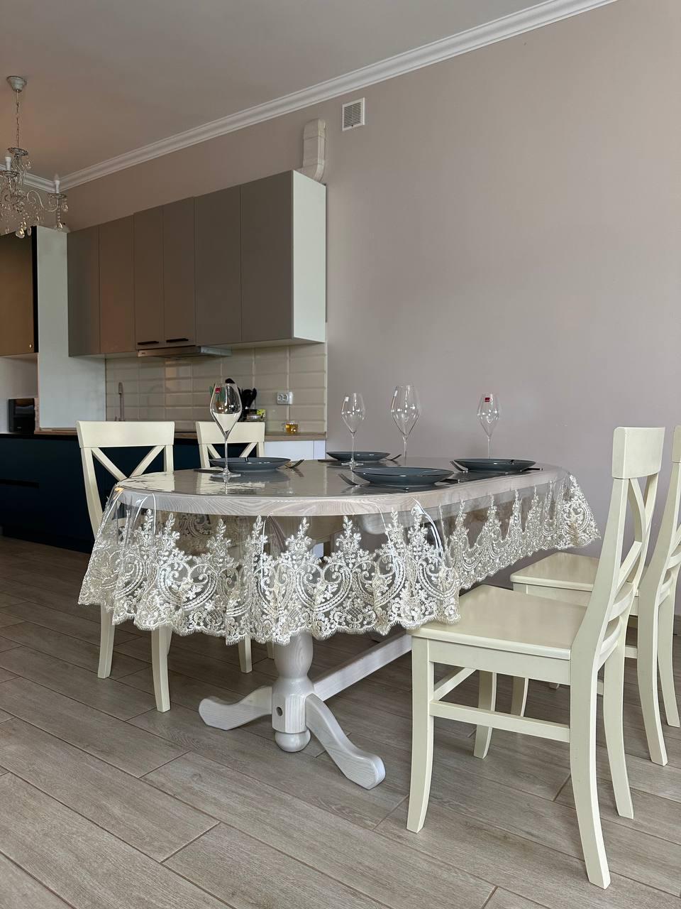 Скатертина з королівським мереживом силіконова овал 160x220 см Золотий (1002G-o3)