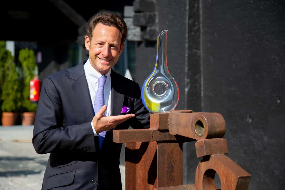 Декантер для вина Riedel Ukraine limited edition 1210 мл (2009/05RUS) - фото 7 Декантер для вина Riedel Ukraine limited edition 1210 мл (2009/05RUS) - фото 7