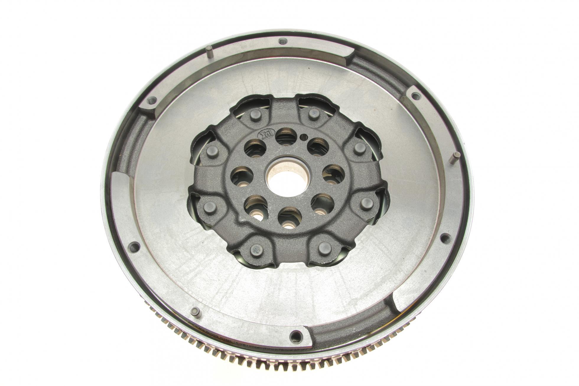 Маховик LUK 415 0796 10