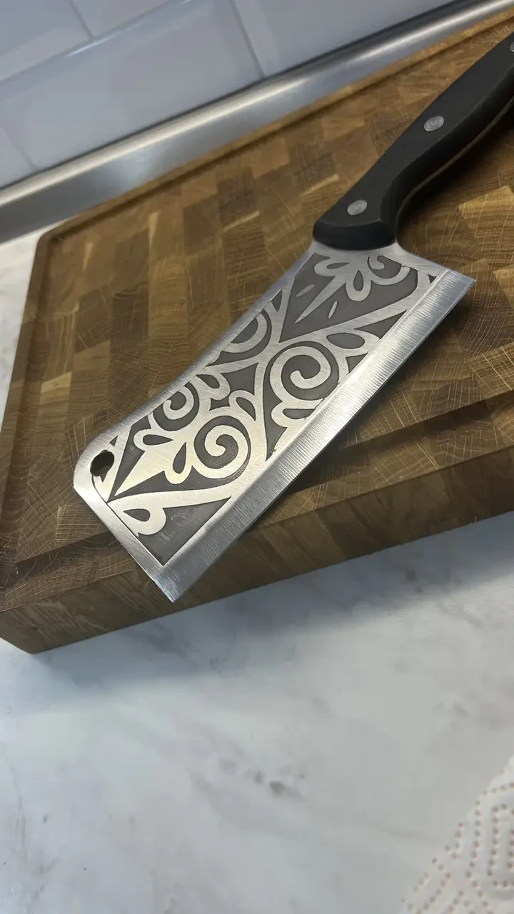 Набір кухонний Gorillas BBQ дошка обробна торцева дубова з тяпкою Версаль 2 пр. (27722352) - фото 2