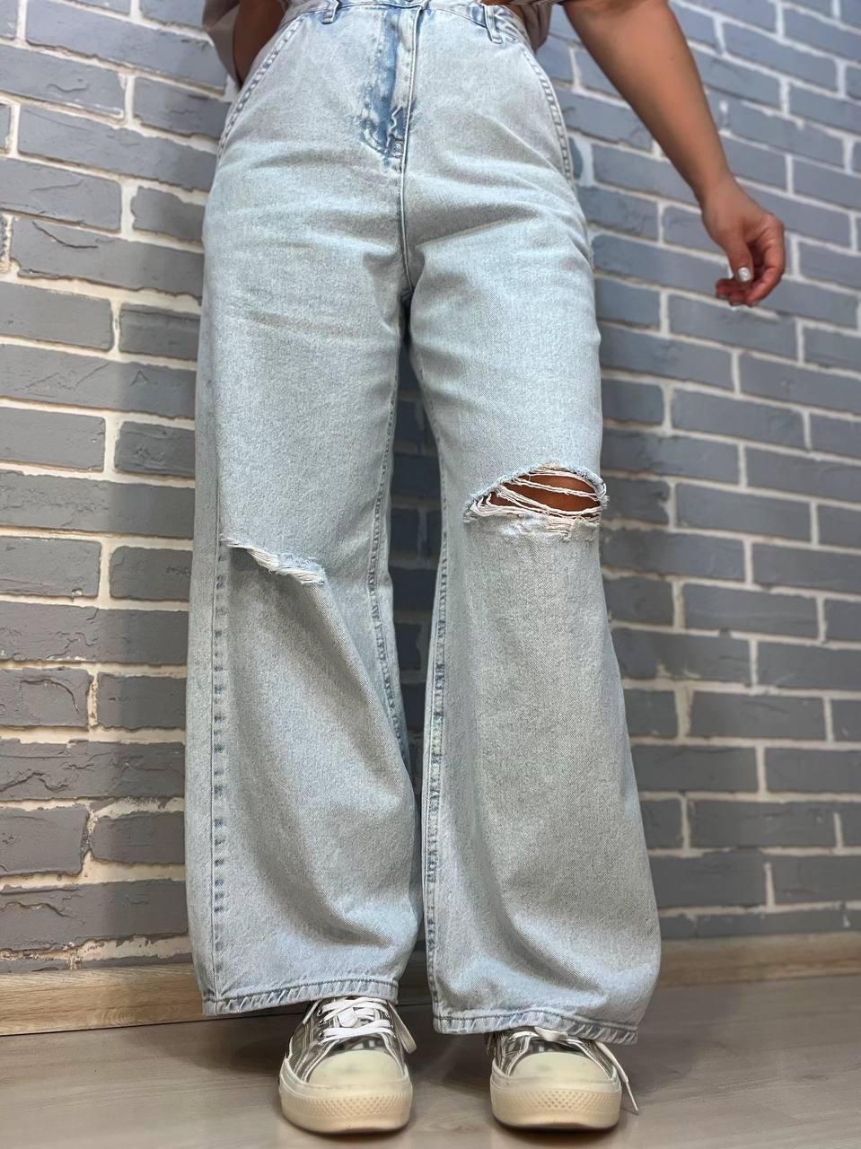 Джинсы женские ITS Basic 3050 Wide Leg косые карманы швы сзади широкие порезы на коленях р. 36 Голубой (2227) - фото 4