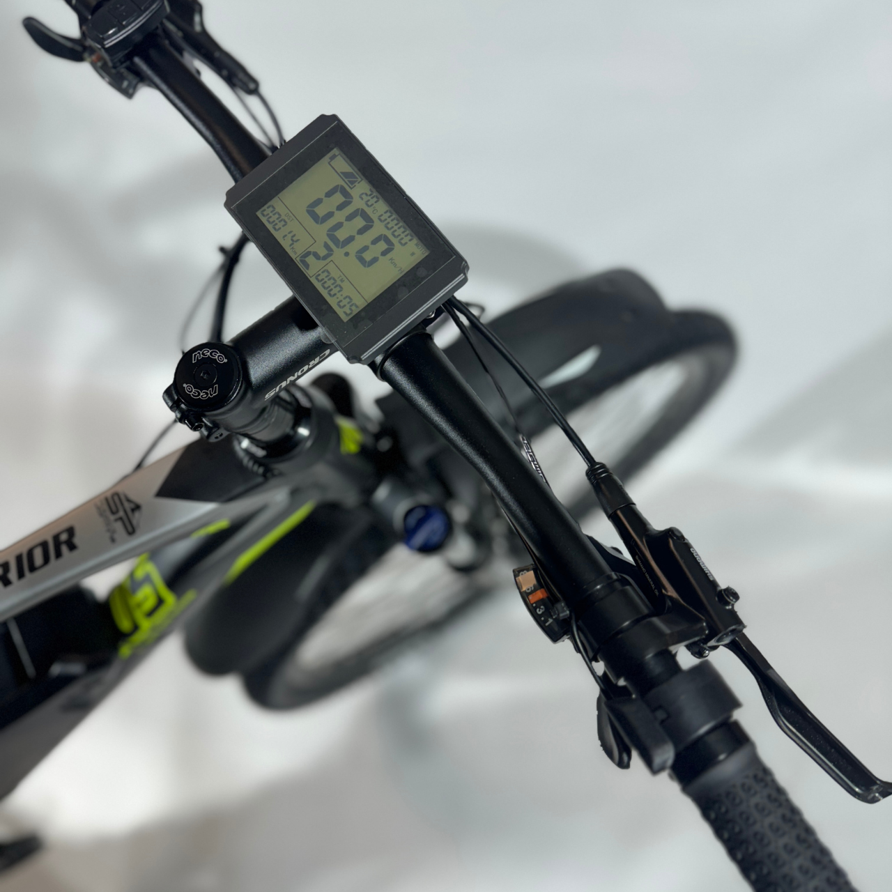 Велосипед Cronus Warrior 2022 29" 21" Black/Light green - фото 2 Велосипед Cronus Warrior 2022 29" 21" Black/Light green - фото 2