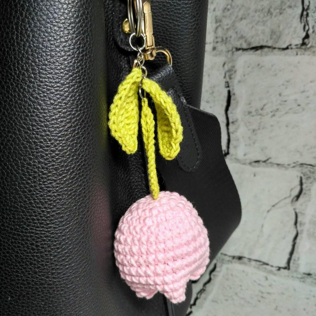 Брелок вязаный ручной работы амигуруми Тюльпан 10х4 см Розовый (205-1)