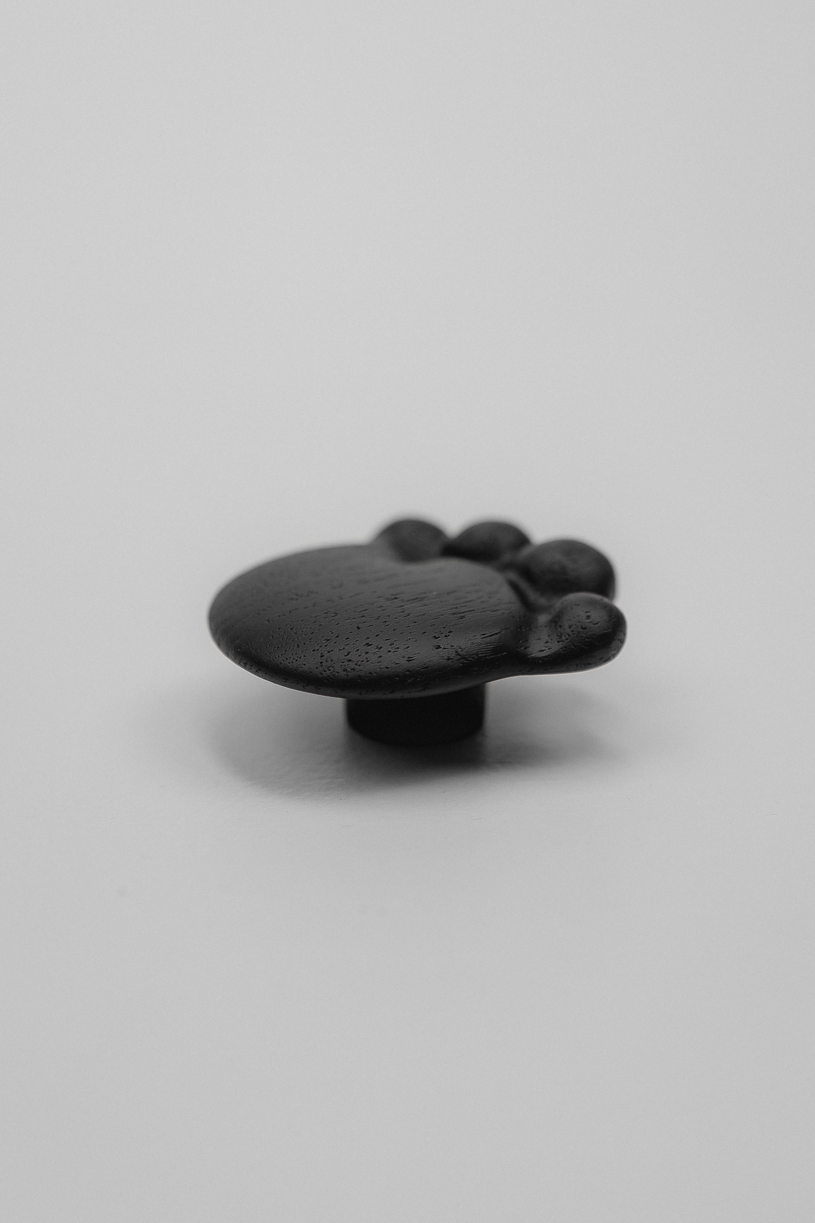 Ручка мебельная деревянная Paw 52 мм Дуб Black (33968619)
