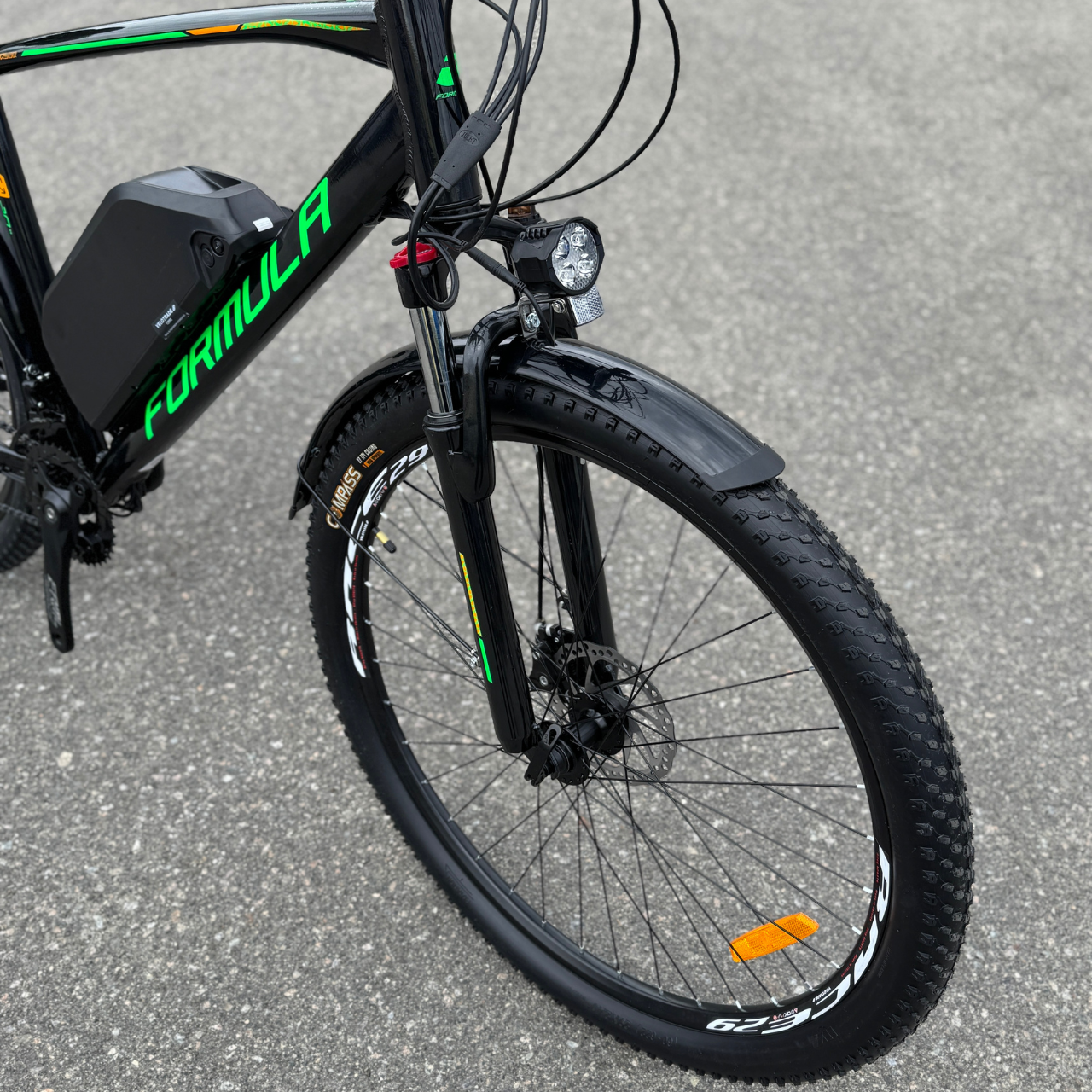 Велосипед з електроприводом AL Formula CURSOR MAN DD CS 28" 20" 48B 17,5Ахч 350 Вт 2025 року Сріблясто-зелений - фото 3