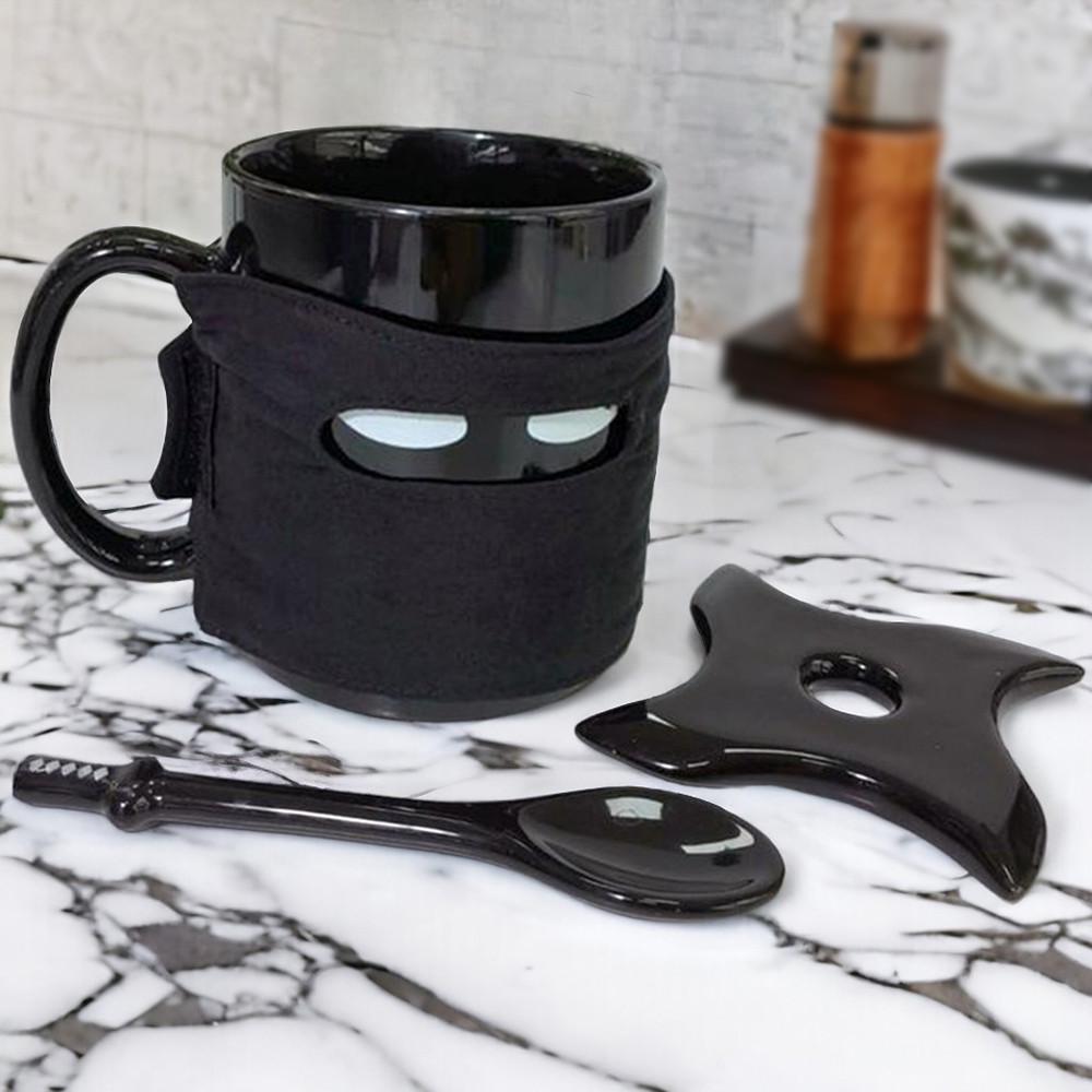 Чашка керамическая Ниндзя с ложкой катаной и подставкой сюрикеном 350 мл (21-16780-2)