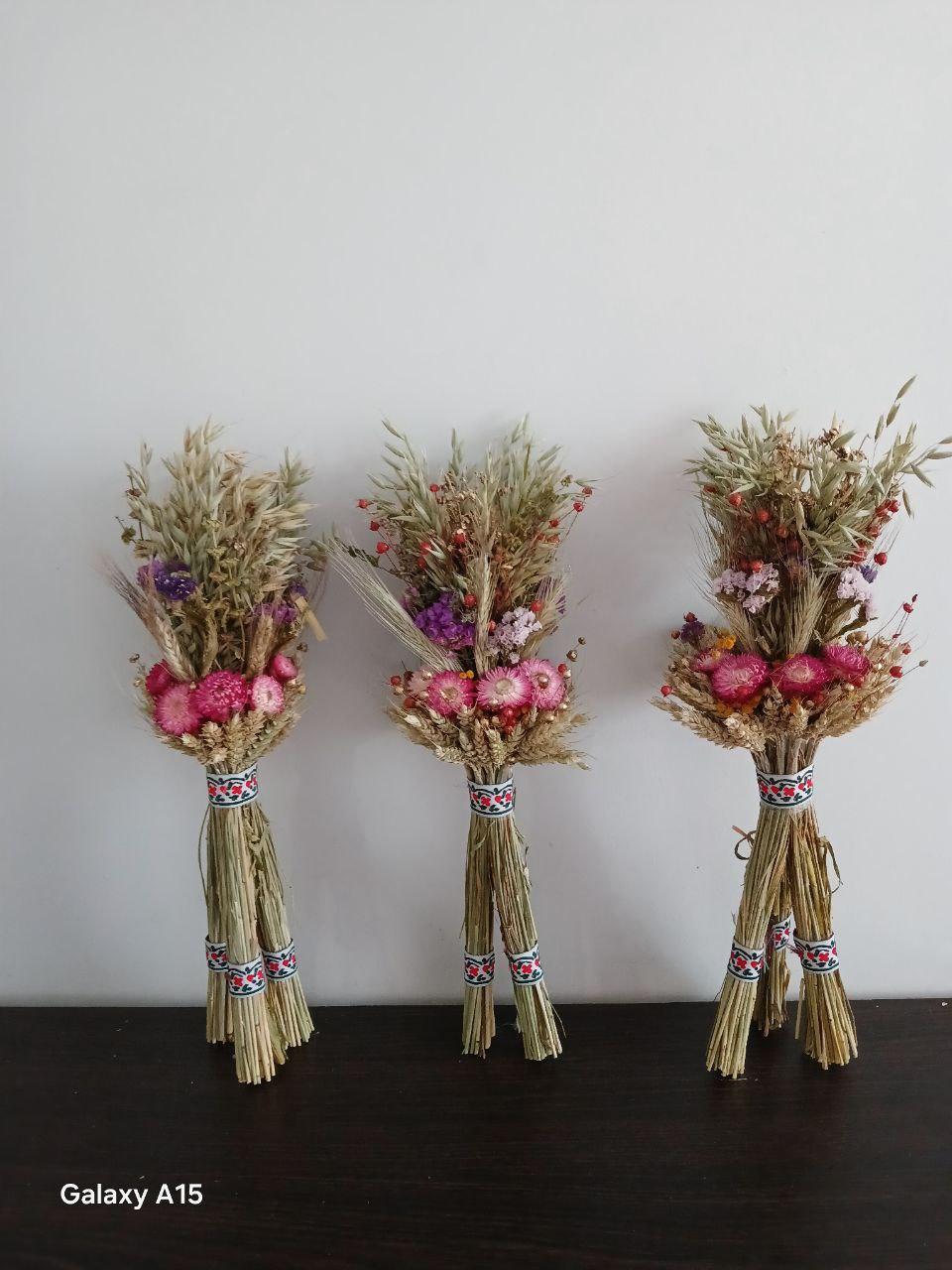 Дидух рождественский из колосья пшеницы/льна и овса на трех ножках 35-40 см с лентой вышиванкой Черный (2822701416) - фото 5 Дидух рождественский из колосья пшеницы/льна и овса на трех ножках 35-40 см с лентой вышиванкой Черный (2822701416) - фото 5