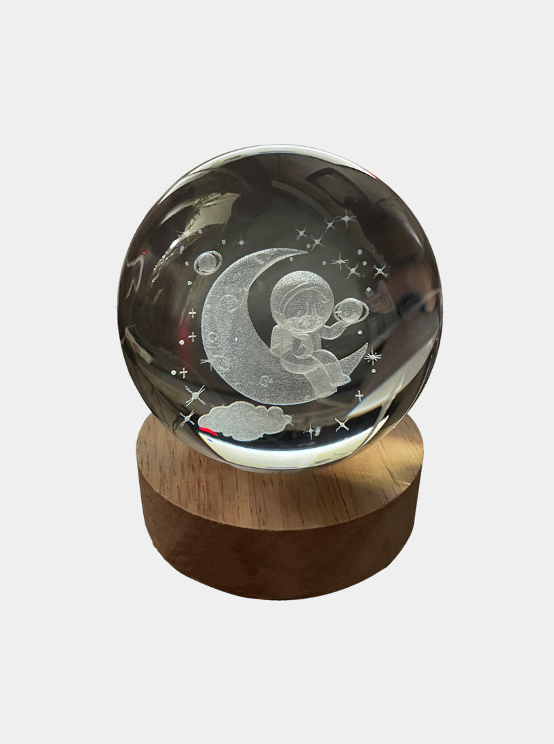 Ночник 3D шар Космонавт на Луне USB на подставке (27477441)