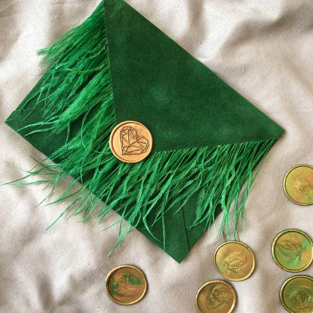 Конверт оксамитовий з підкладкою 15х11 см з магнітом печаткою та пір'ям Зелений (1654269925)