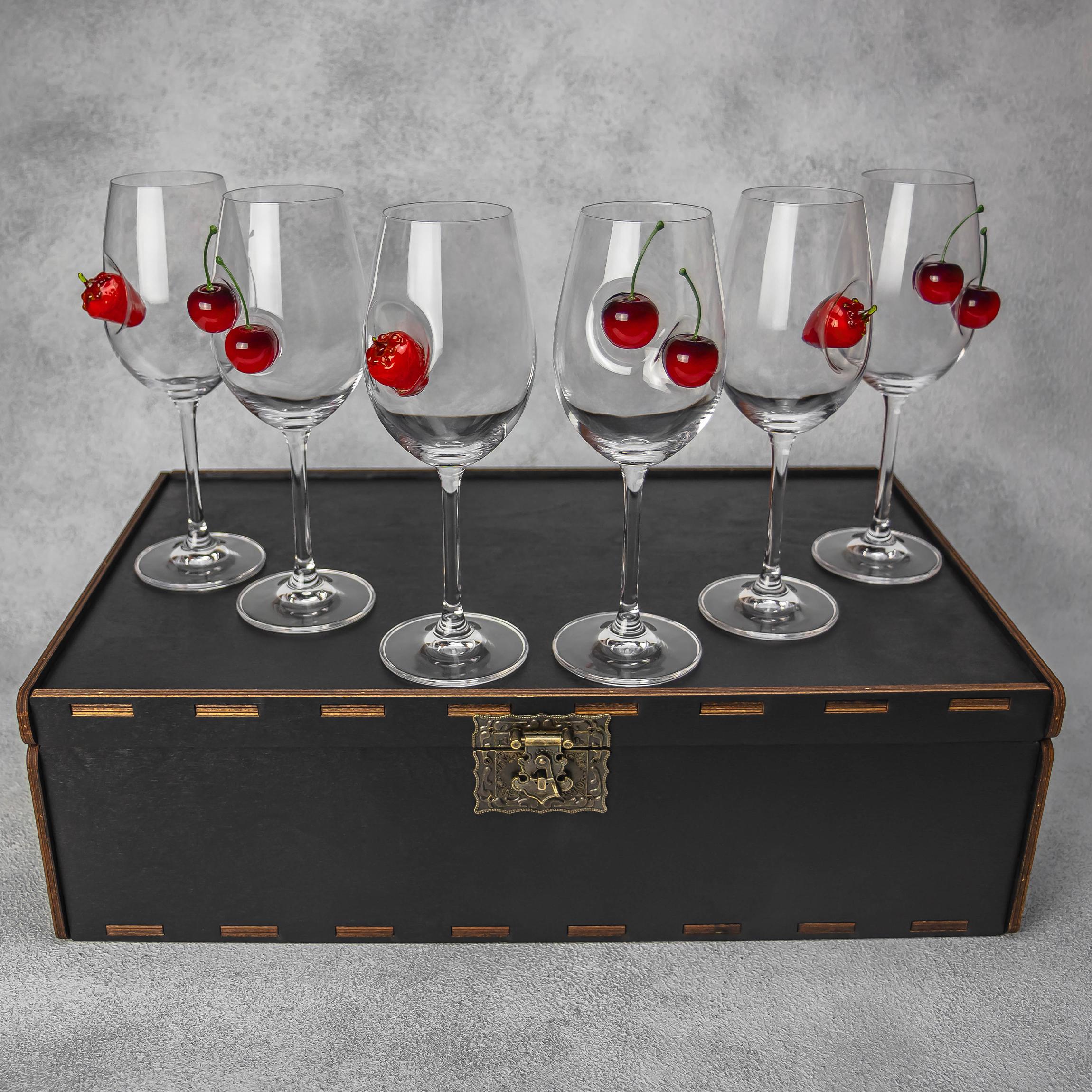 Набір VSKLO на 6 келихів для вина з вишнями та полуницею 350 мл (31517098)