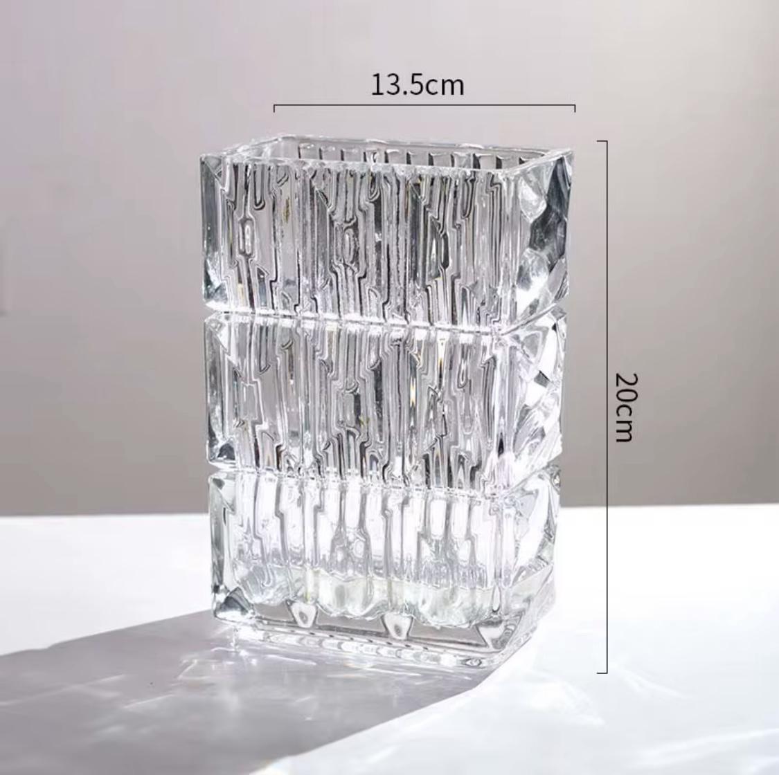 Ваза стеклянная прямоугольная Celine 19,7 см Прозрачный (80010) - фото 4 Ваза стеклянная прямоугольная Celine 19,7 см Прозрачный (80010) - фото 4