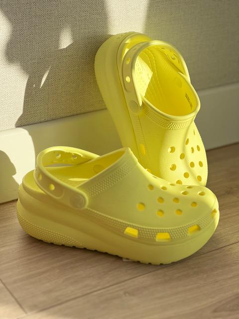 Сабо Crocs Classic Cutie Crush р. 30-31 Sulphur (26240486) - фото 7 Сабо Crocs Classic Cutie Crush р. 30-31 Sulphur (26240486) - фото 7