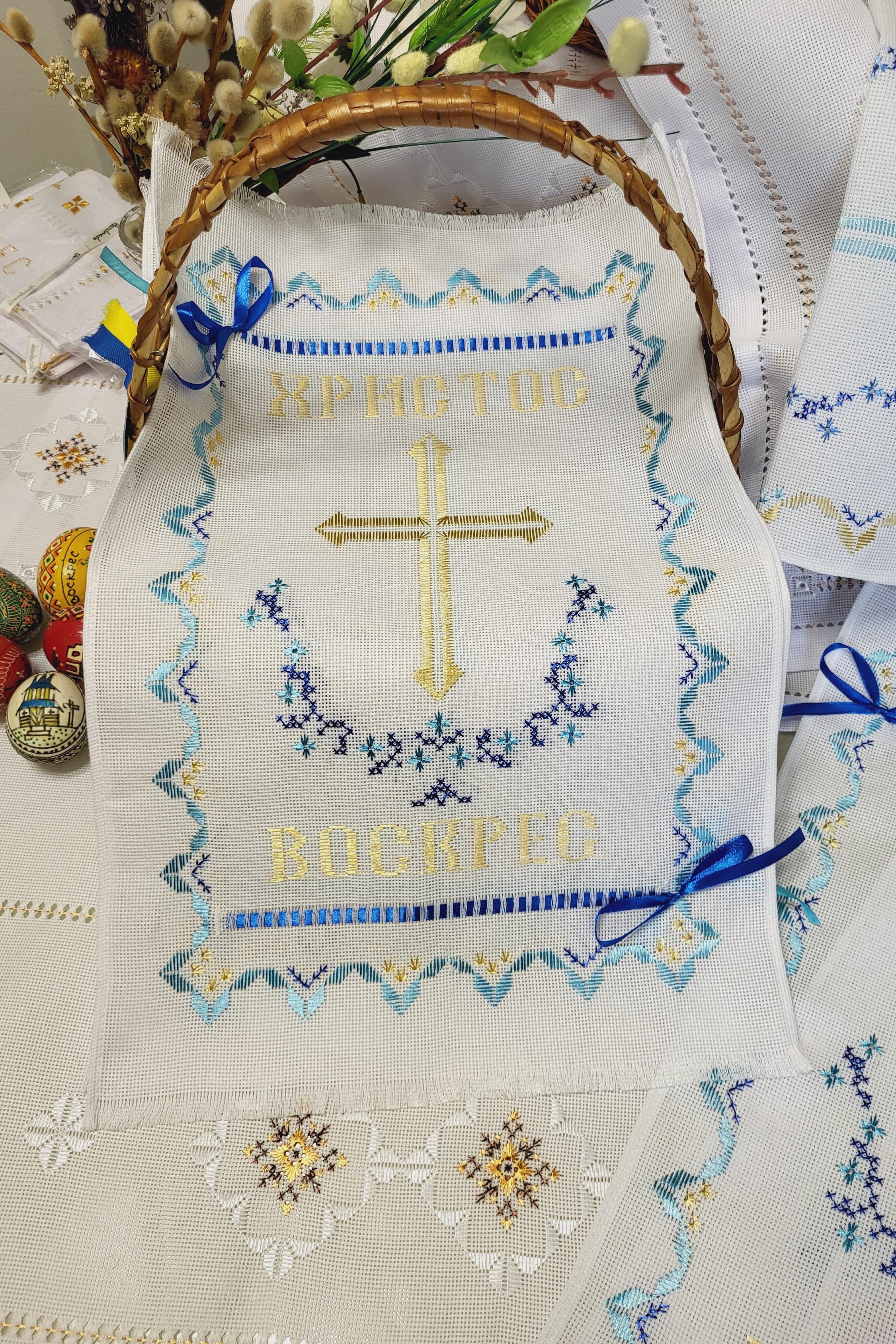 Салфетка-полотенце вышитая на пасхальную корзину ручная вышивка (Арт-053лазурь)